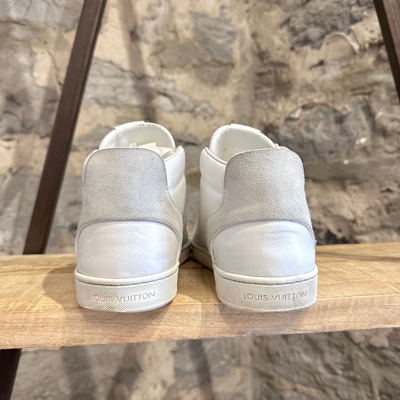Louis Vuitton Louis Vuitton White Leather Suede Fuselage V Sneakers Size US 7.5 / EU 40-41 - 5 Thumbnail
