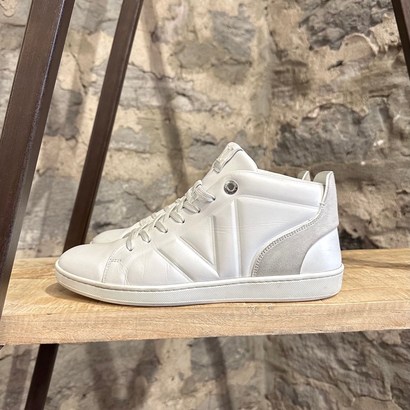 Louis Vuitton Louis Vuitton White Leather Suede Fuselage V Sneakers Size US 7.5 / EU 40-41 - 6 Thumbnail