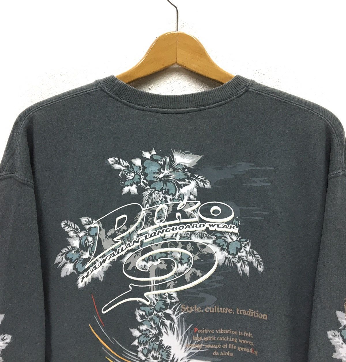 Sports Specialties PIKO SURF Crewneck Sukajan Design Sweatshirt Size US M / EU 48-50 / 2 - 5 Thumbnail
