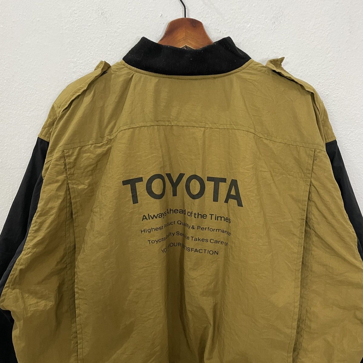 Japanese Brand Vintage Toyota Big Logo Jacket Size US L / EU 52-54 / 3 - 4 Thumbnail