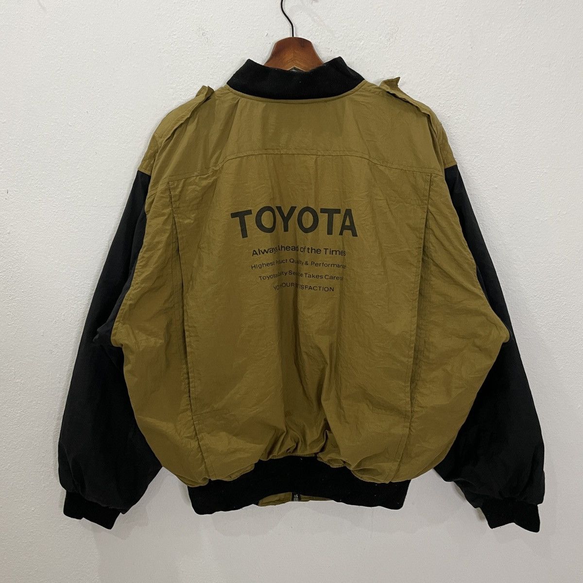 Japanese Brand Vintage Toyota Big Logo Jacket Size US L / EU 52-54 / 3 - 1 Thumbnail