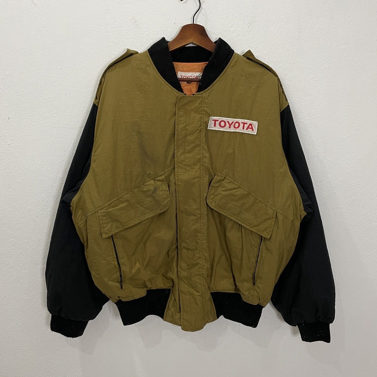 Japanese Brand Vintage Toyota Big Logo Jacket Size US L / EU 52-54 / 3 - 7 Thumbnail