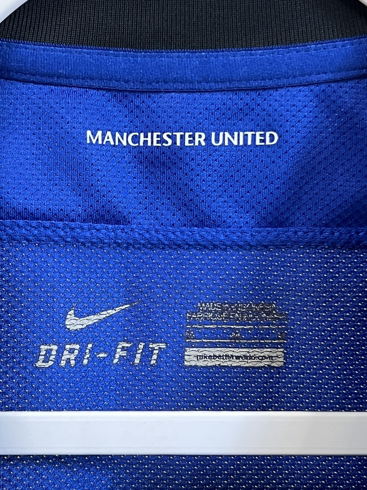 Nike 2011-12 Nike Manchester United blue/black kit jersey Size US M / EU 48-50 / 2 - 9 Thumbnail