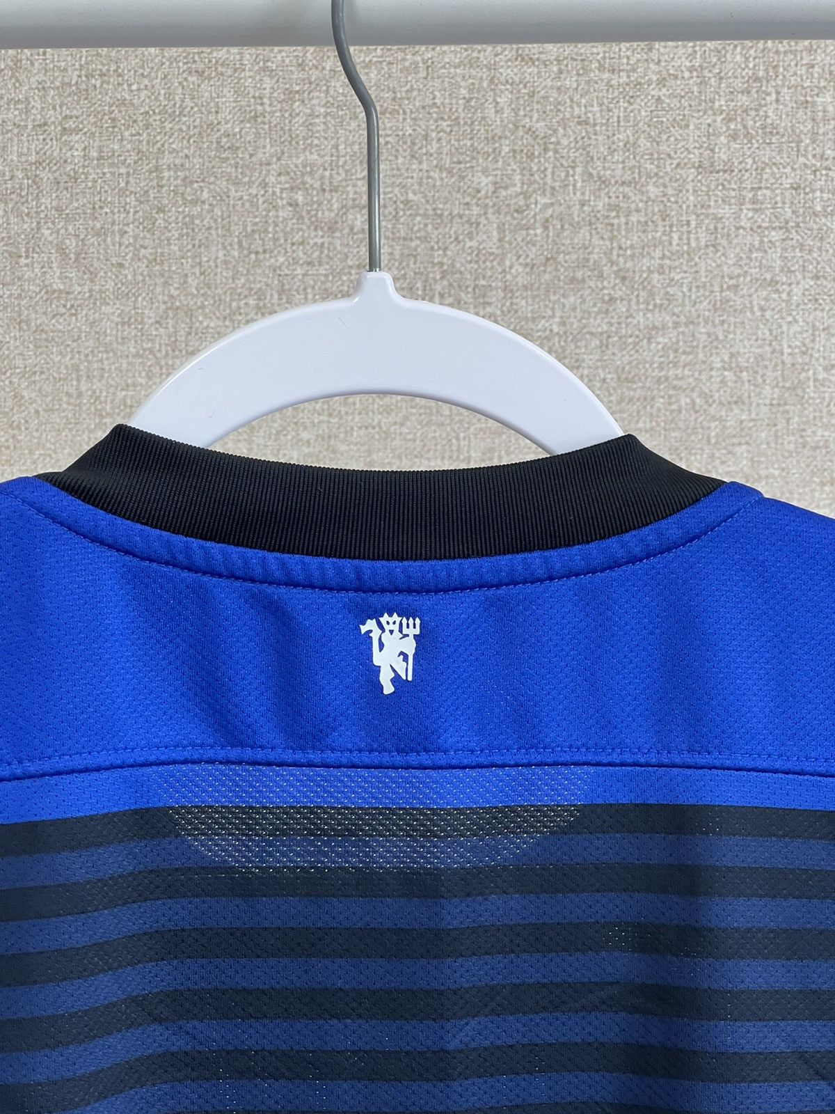 Nike 2011-12 Nike Manchester United blue/black kit jersey Size US M / EU 48-50 / 2 - 6 Thumbnail