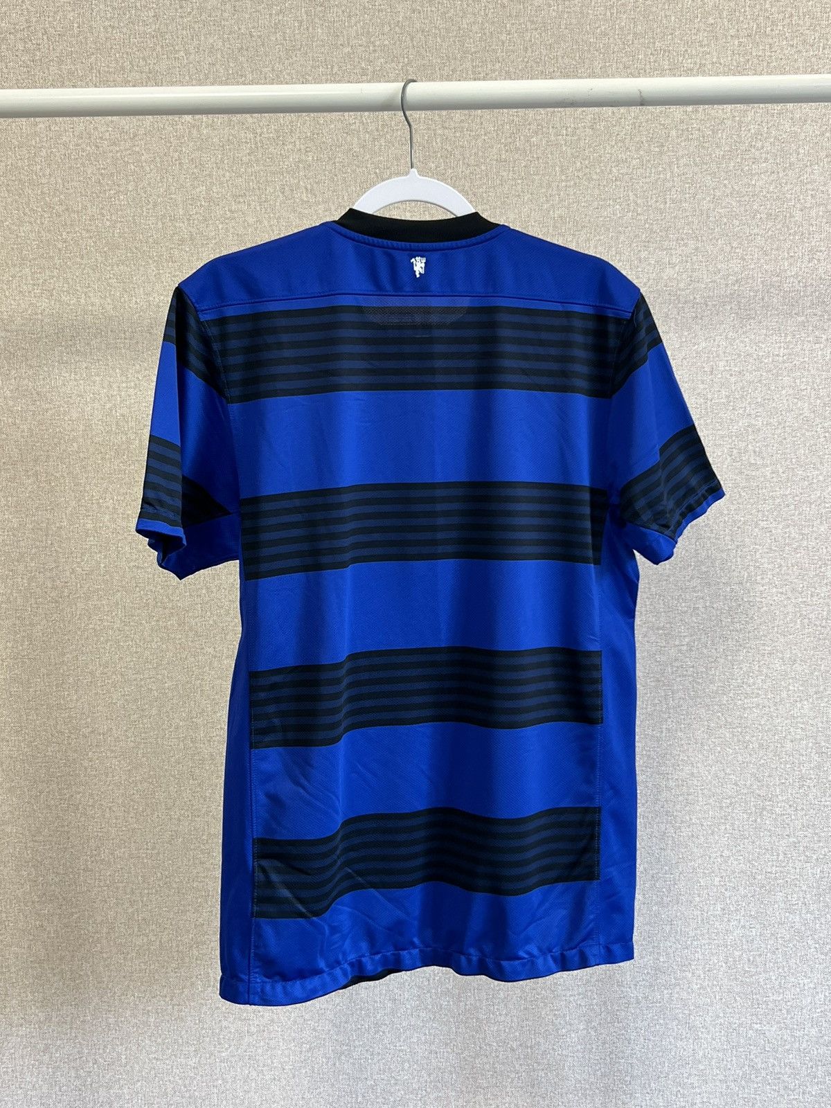 Nike 2011-12 Nike Manchester United blue/black kit jersey Size US M / EU 48-50 / 2 - 5 Thumbnail