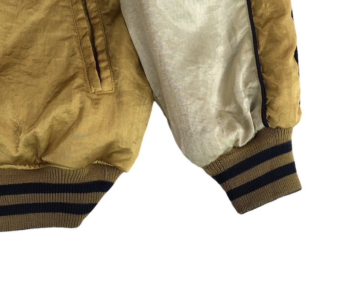 Vintage Vintage Suntory Boss Coffee Reversible Bomber Jacket Size US L / EU 52-54 / 3 - 5 Thumbnail