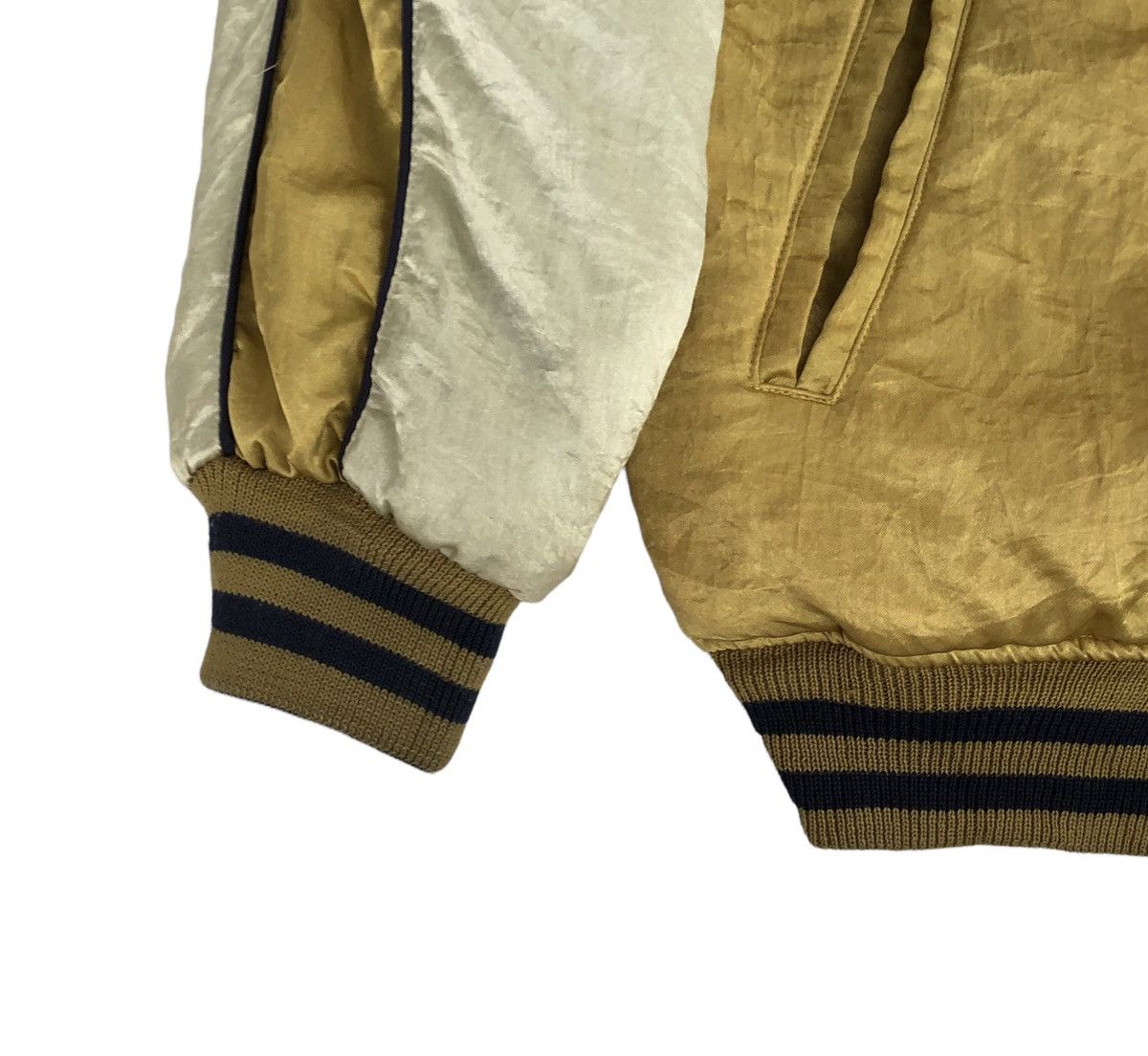 Vintage Vintage Suntory Boss Coffee Reversible Bomber Jacket Size US L / EU 52-54 / 3 - 6 Thumbnail
