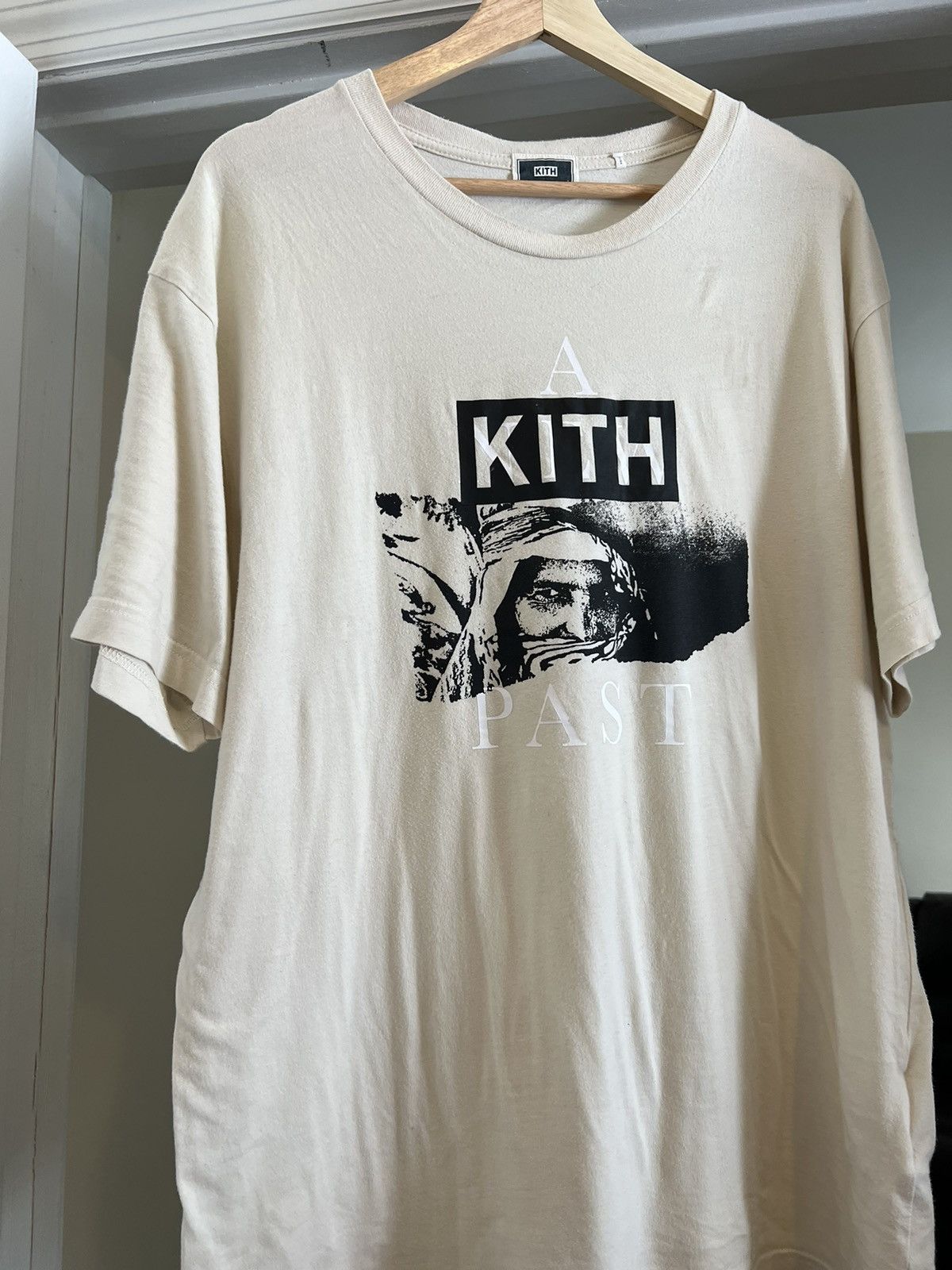 Kith Kith a new past t shirt size L cream Size US L / EU 52-54 / 3 - 1 Thumbnail