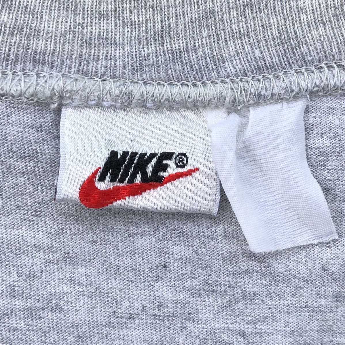 Nike 🔥Vintage 90s Nike Big Swoosh JUST DO IT Tee Size US L / EU 52-54 / 3 - 11 Thumbnail