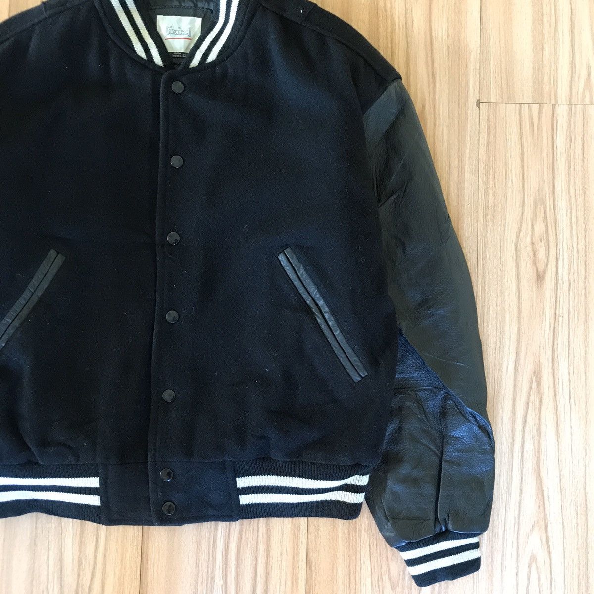 Japanese Brand 🔥IXIZ RIGHT STAFF VARSITY BOMBER JACKET Size US L / EU 52-54 / 3 - 10 Thumbnail