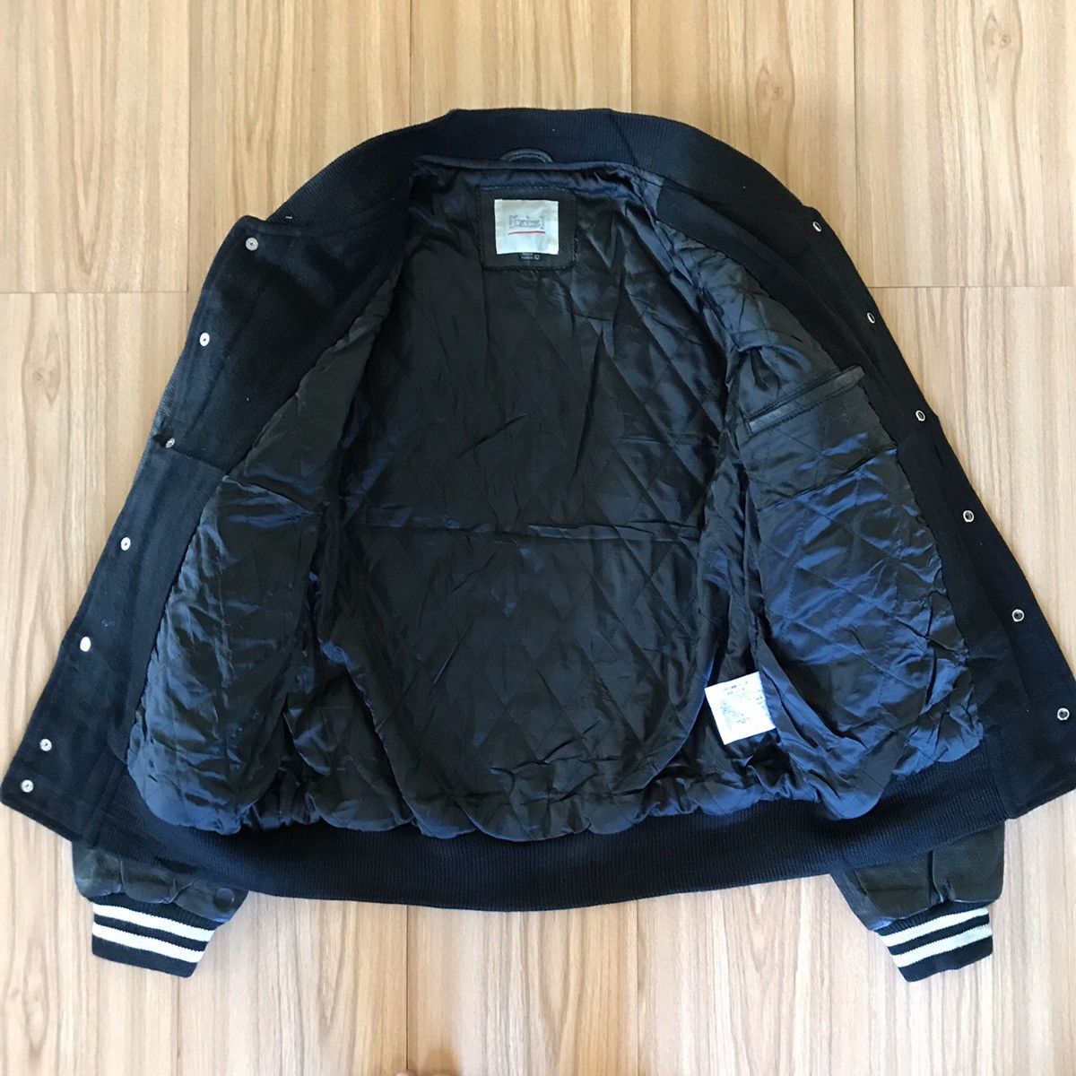 Japanese Brand 🔥IXIZ RIGHT STAFF VARSITY BOMBER JACKET Size US L / EU 52-54 / 3 - 12 Thumbnail