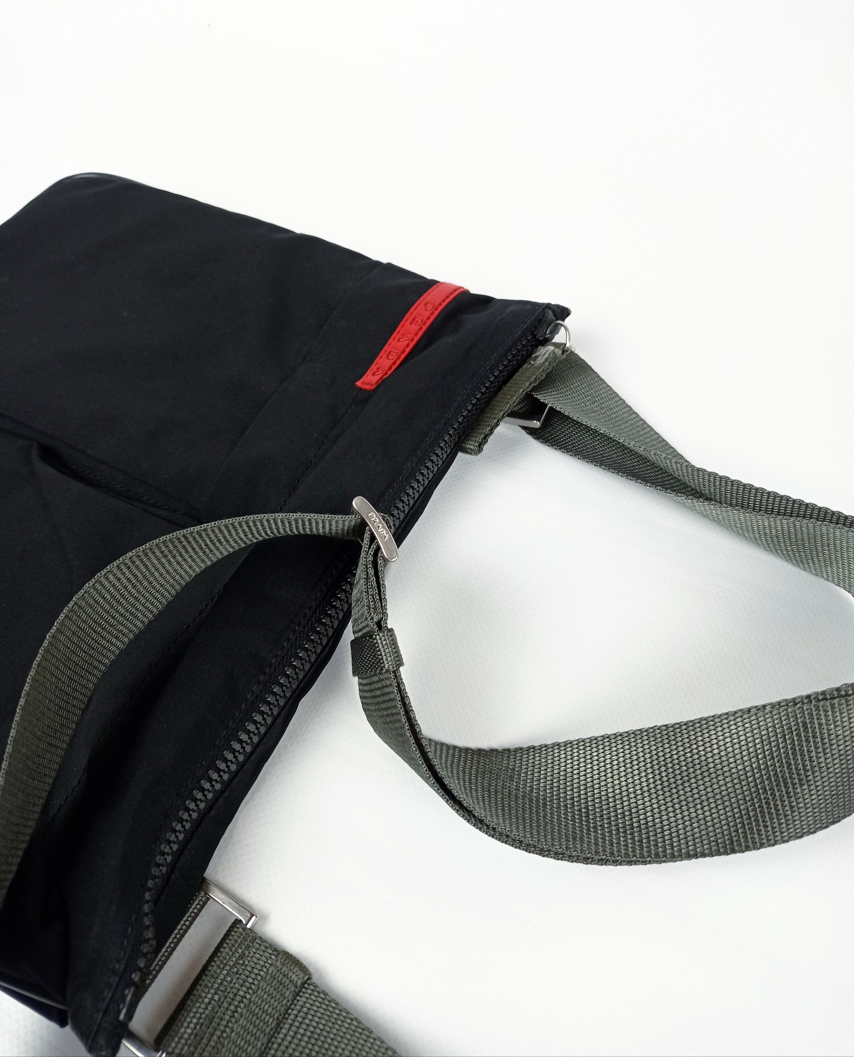 Prada SS2003 Prada “Red Stripe” Shoulder Crossbody Sport Tech Bag Size ONE SIZE - 4 Thumbnail
