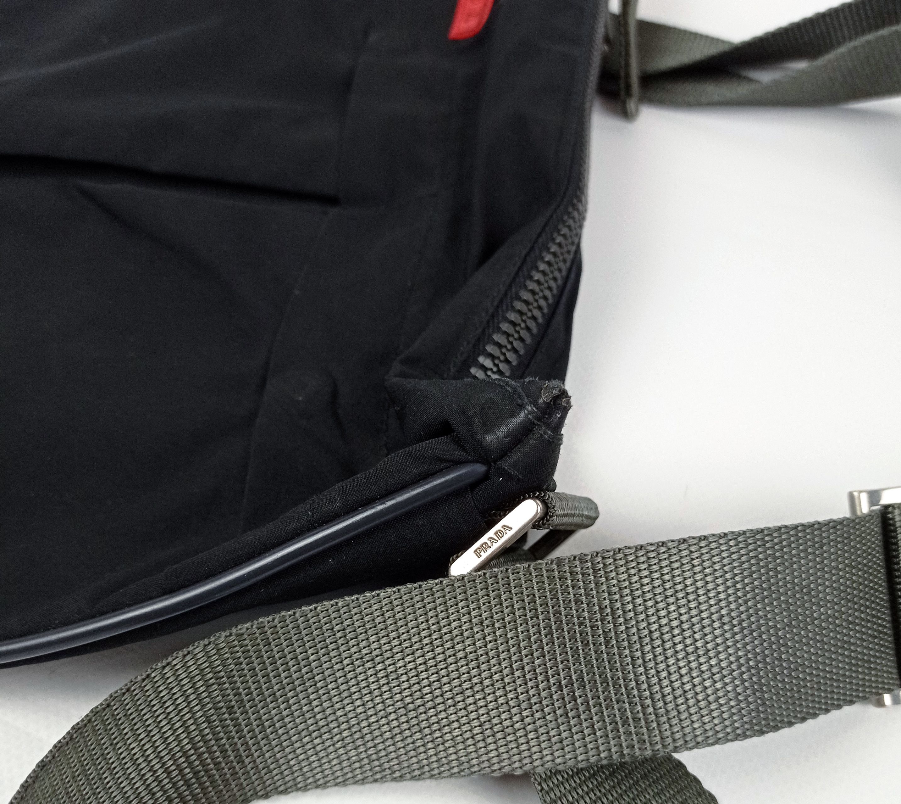 Prada SS2003 Prada “Red Stripe” Shoulder Crossbody Sport Tech Bag Size ONE SIZE - 9 Thumbnail