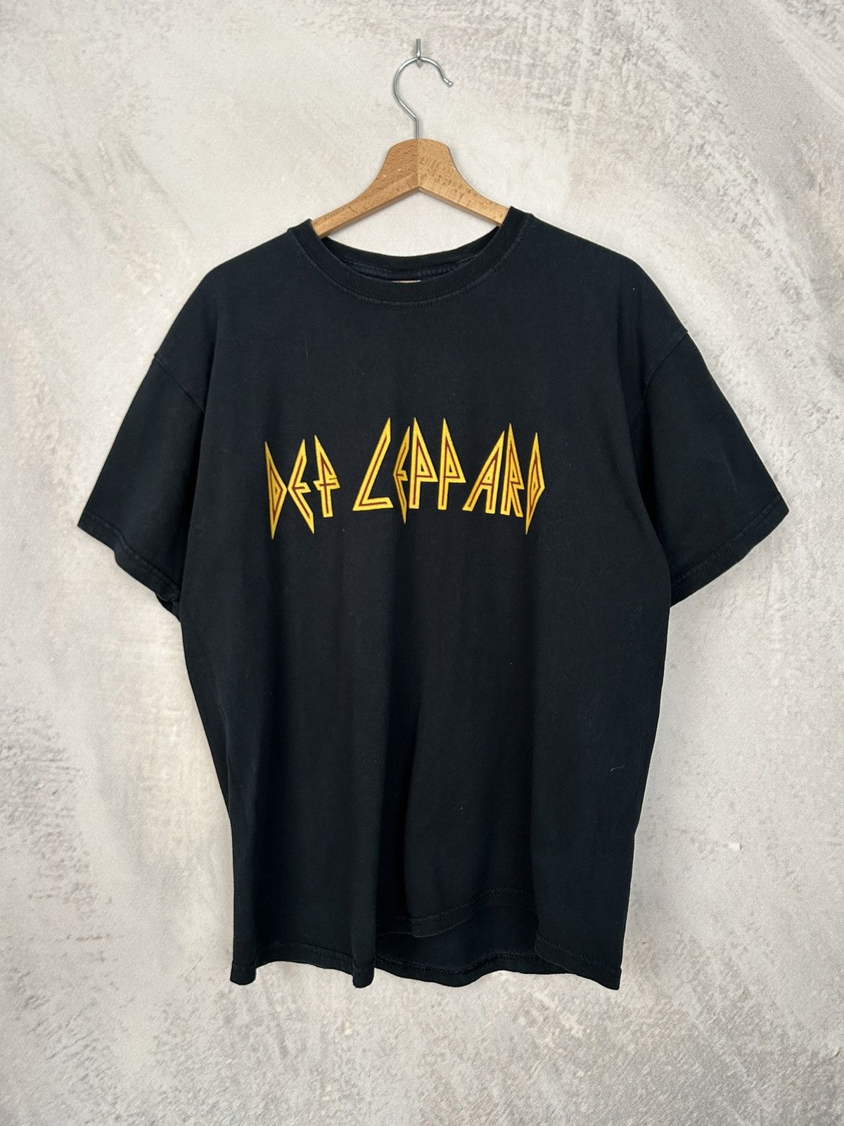 Band Tees × Vintage Vintage Def Leppard Graphic Tee Rock Band Shirt Size US L / EU 52-54 / 3 - 1 Thumbnail