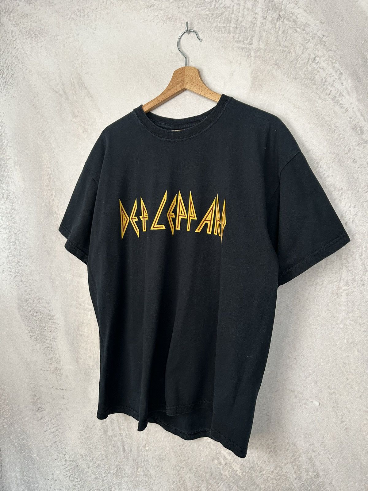 Band Tees × Vintage Vintage Def Leppard Graphic Tee Rock Band Shirt Size US L / EU 52-54 / 3 - 2 Thumbnail