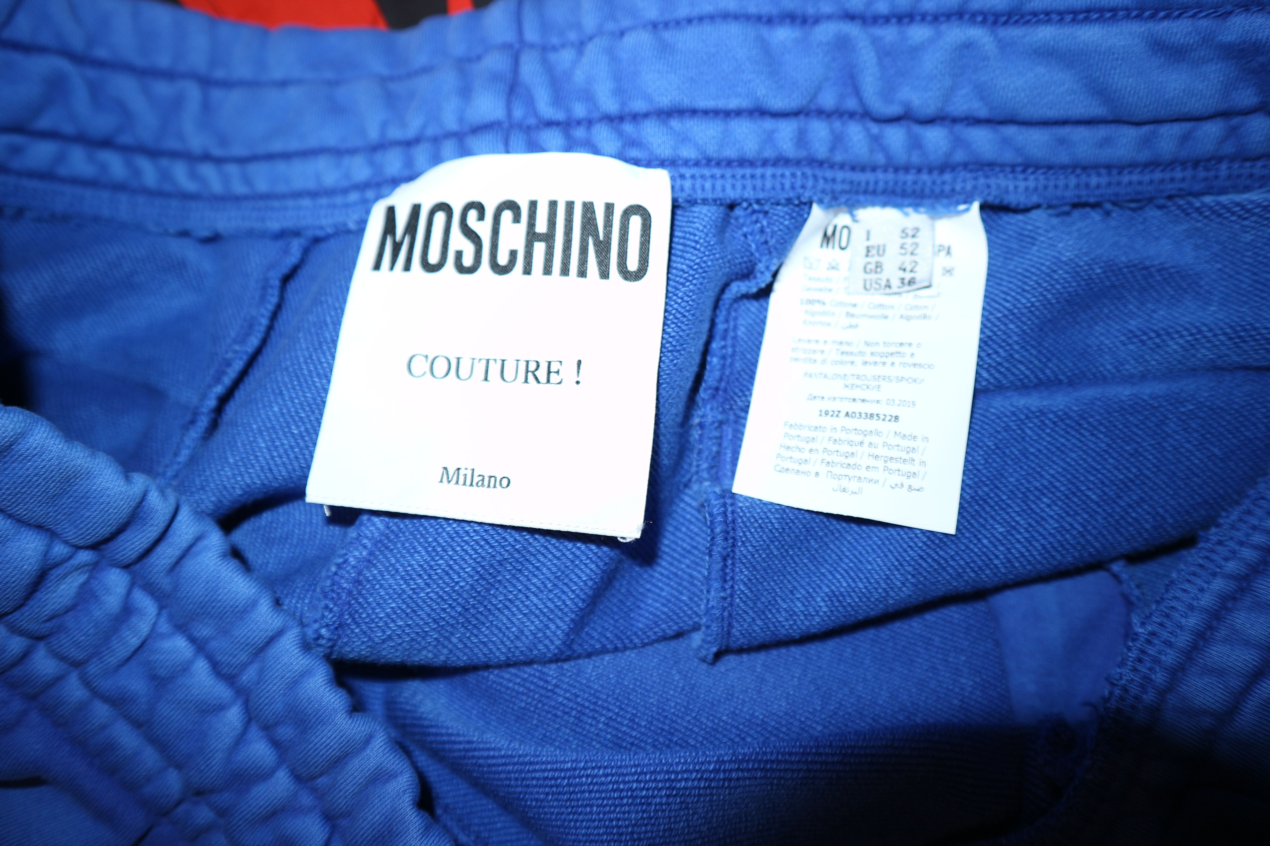Moschino distressed logo print shorts Size US 36 / EU 52 - 8 Thumbnail