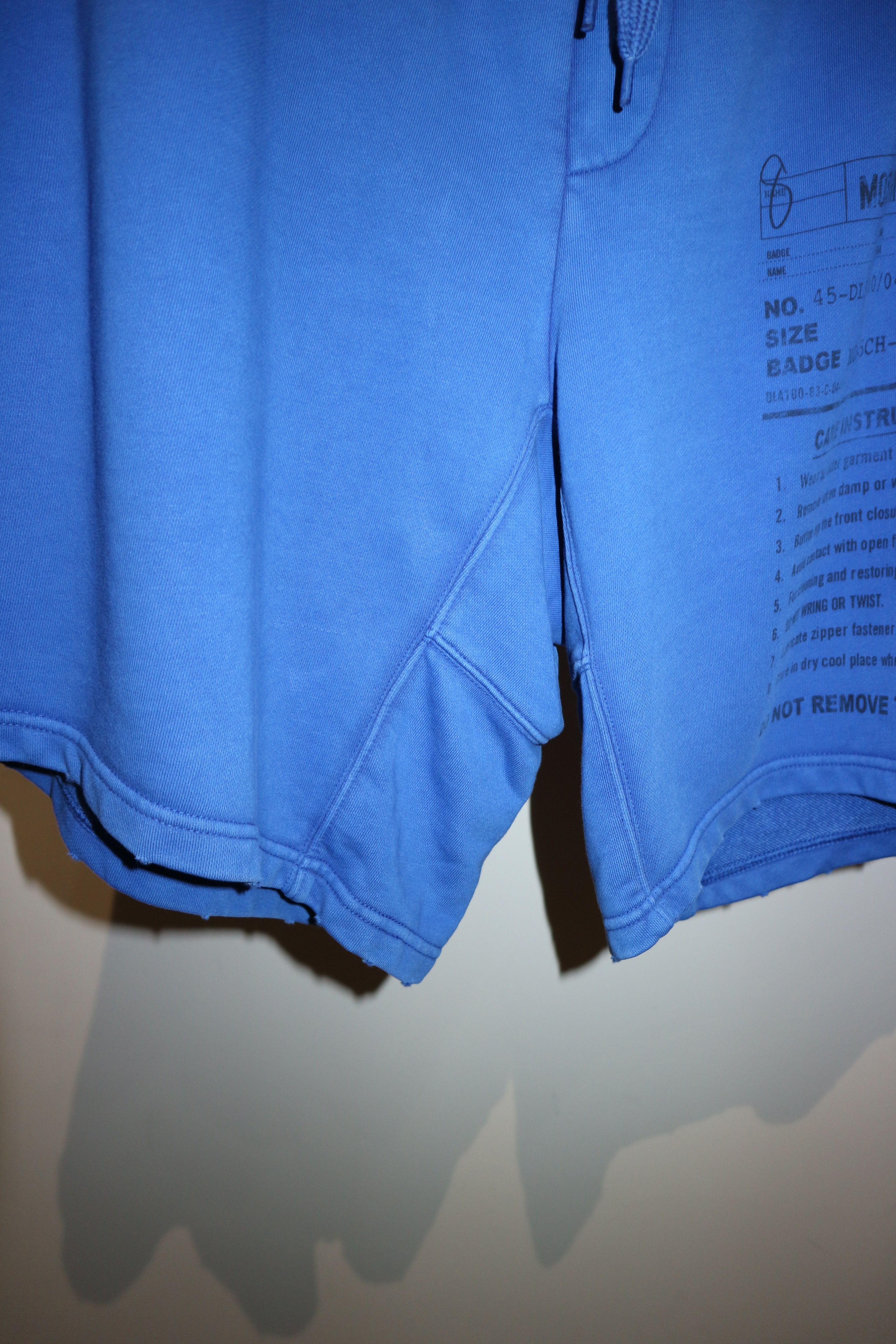 Moschino distressed logo print shorts Size US 36 / EU 52 - 4 Thumbnail