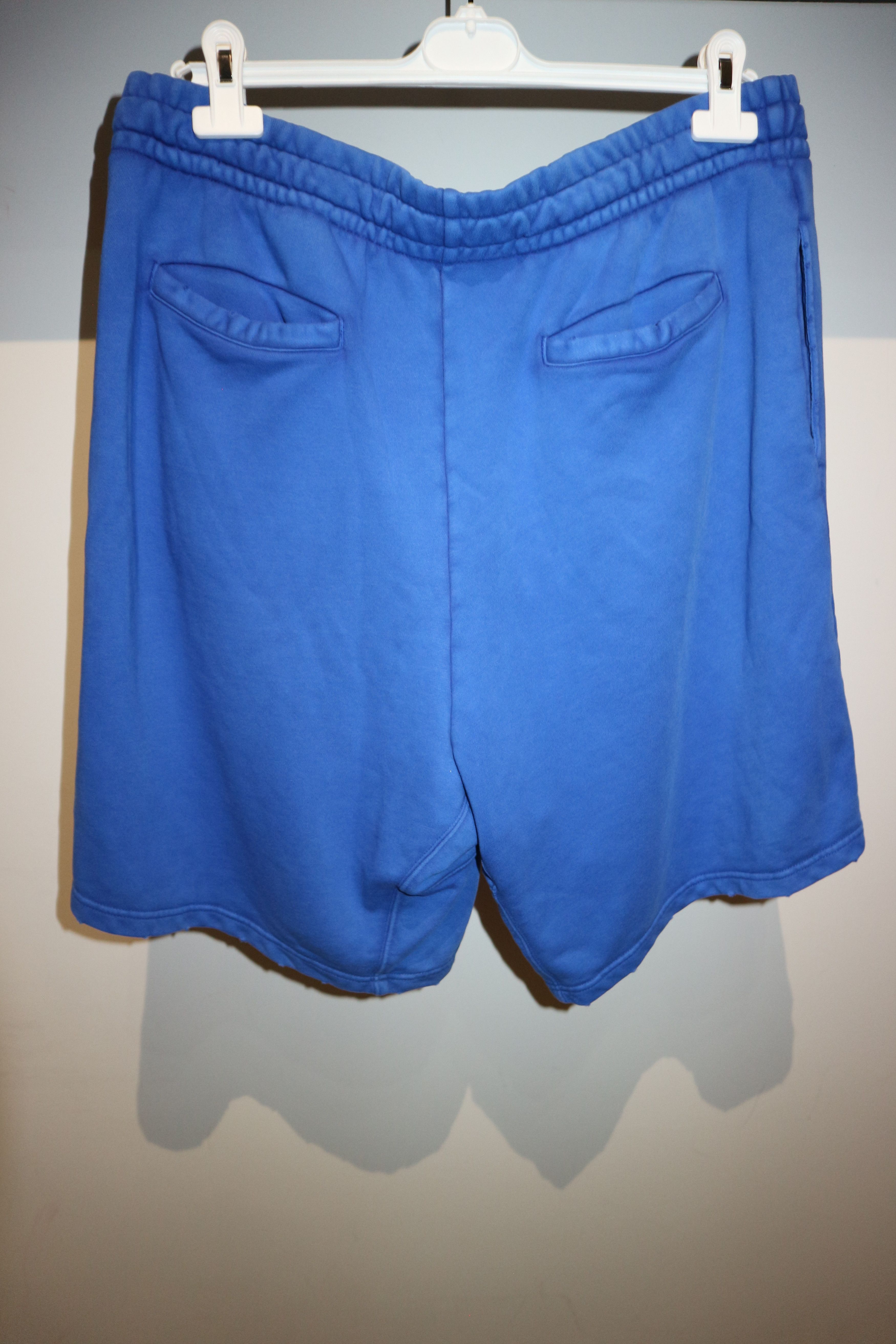 Moschino distressed logo print shorts Size US 36 / EU 52 - 6 Thumbnail