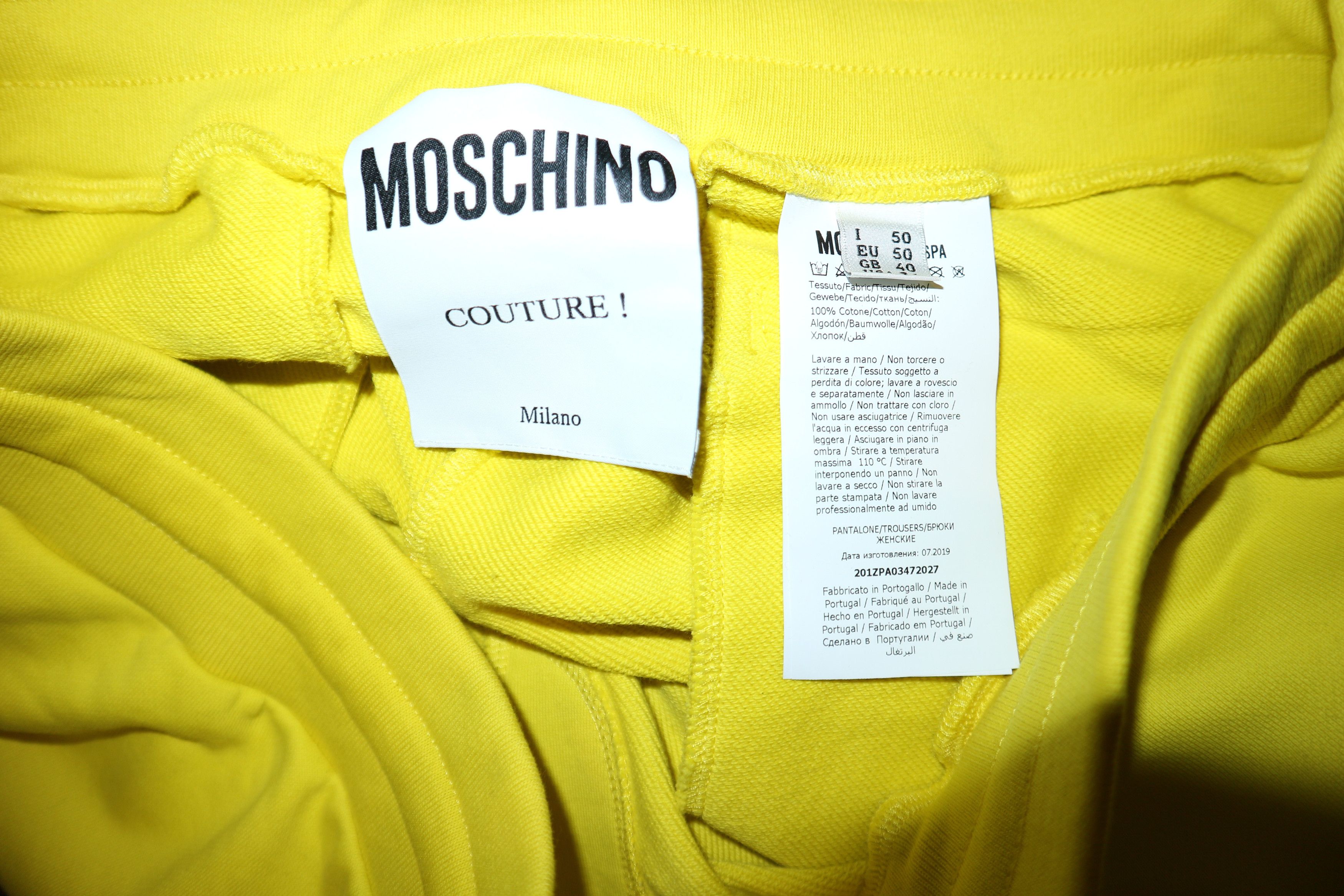 Moschino logo print oversized shorts Size US 34 / EU 50 - 7 Thumbnail