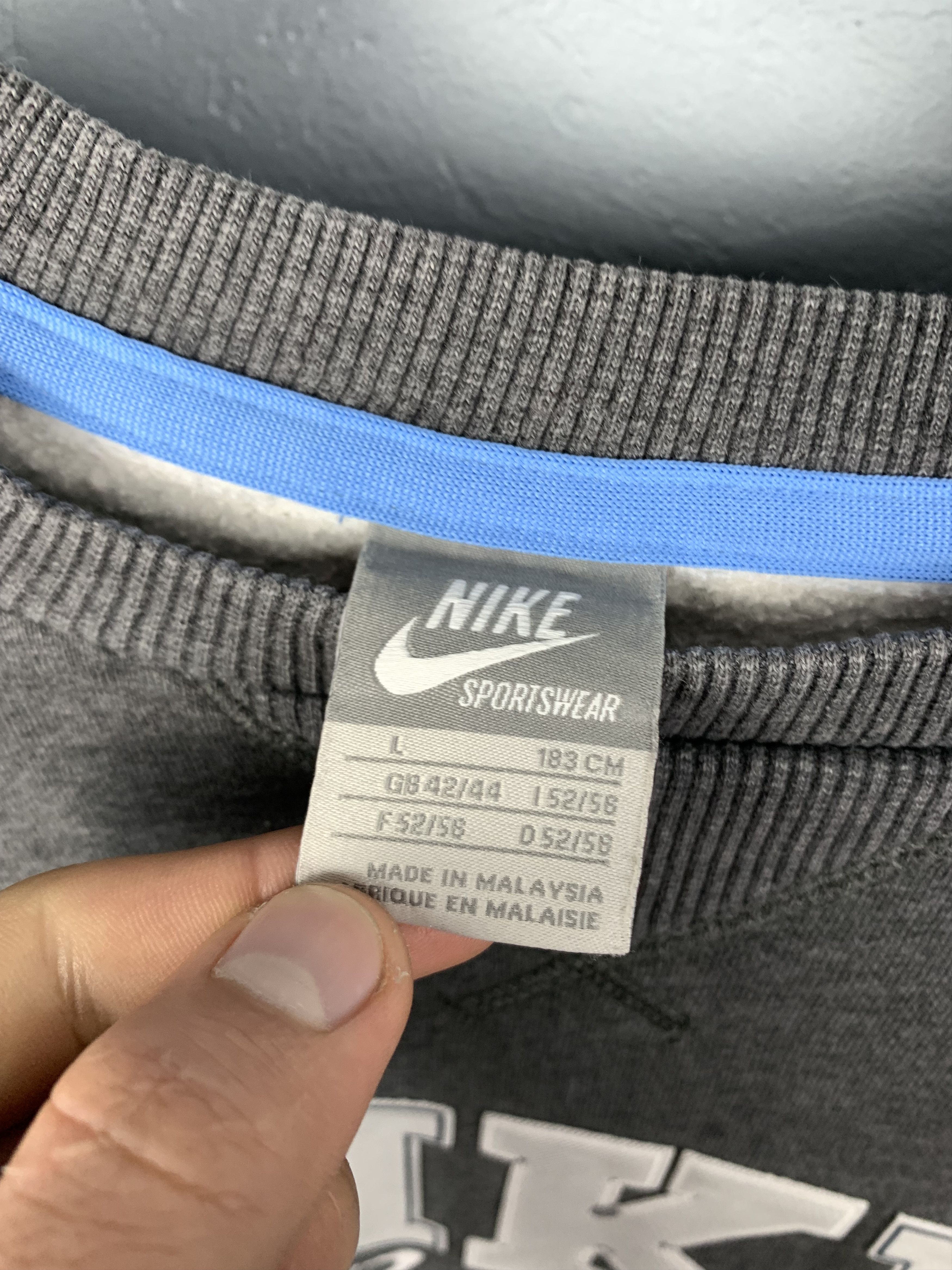 Nike Nike Vintage Mens Big Logo Sweatshirt Y2K Size US L / EU 52-54 / 3 - 6 Thumbnail