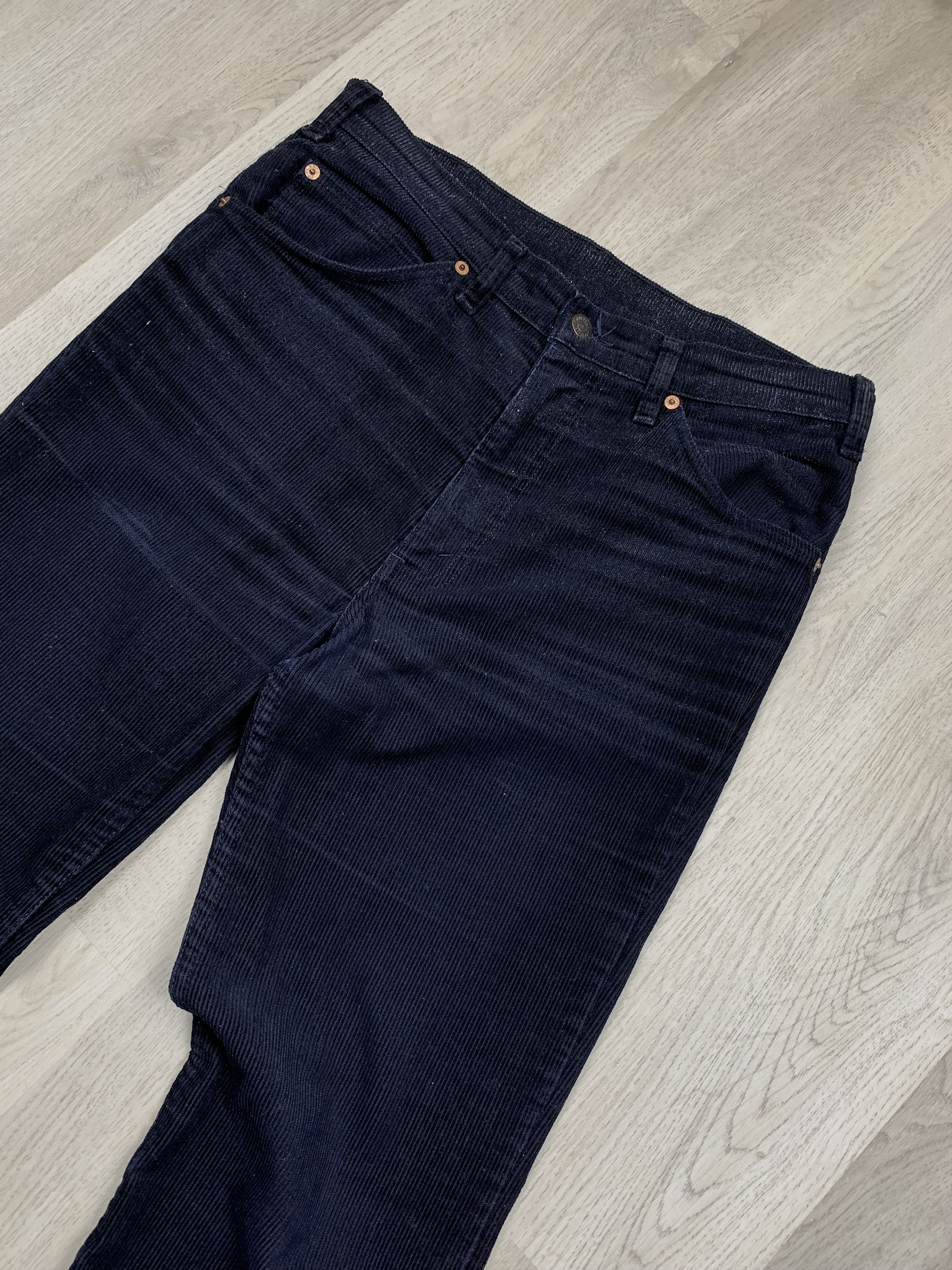 Levi's × Levi's Vintage Clothing × Vintage Levis 80s Vintage Corduroy Pants Made in France Size US 32 / EU 48 - 9 Thumbnail