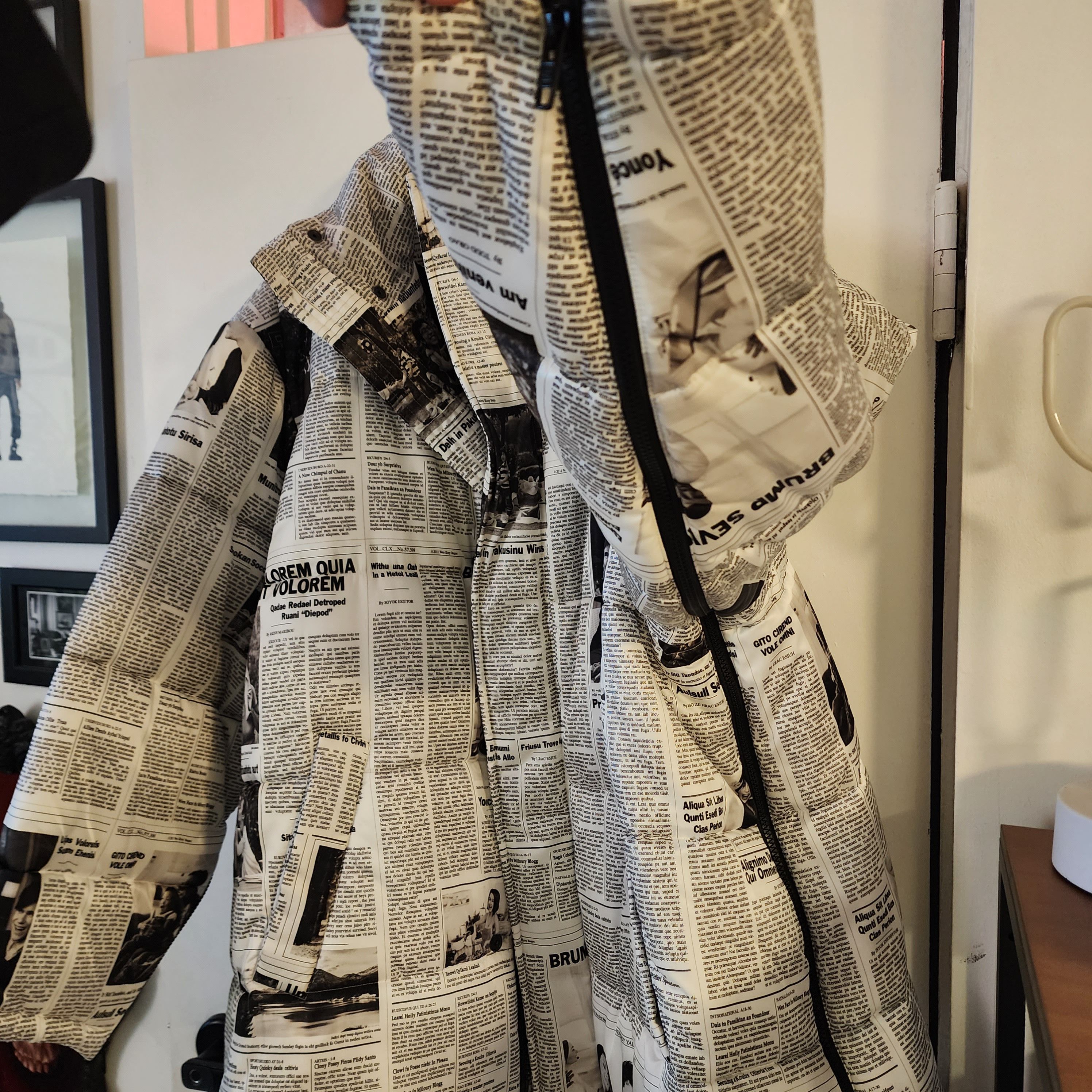 Balenciaga Balenciaga newspaper print coat Size US XL / EU 56 / 4 - 4 Thumbnail
