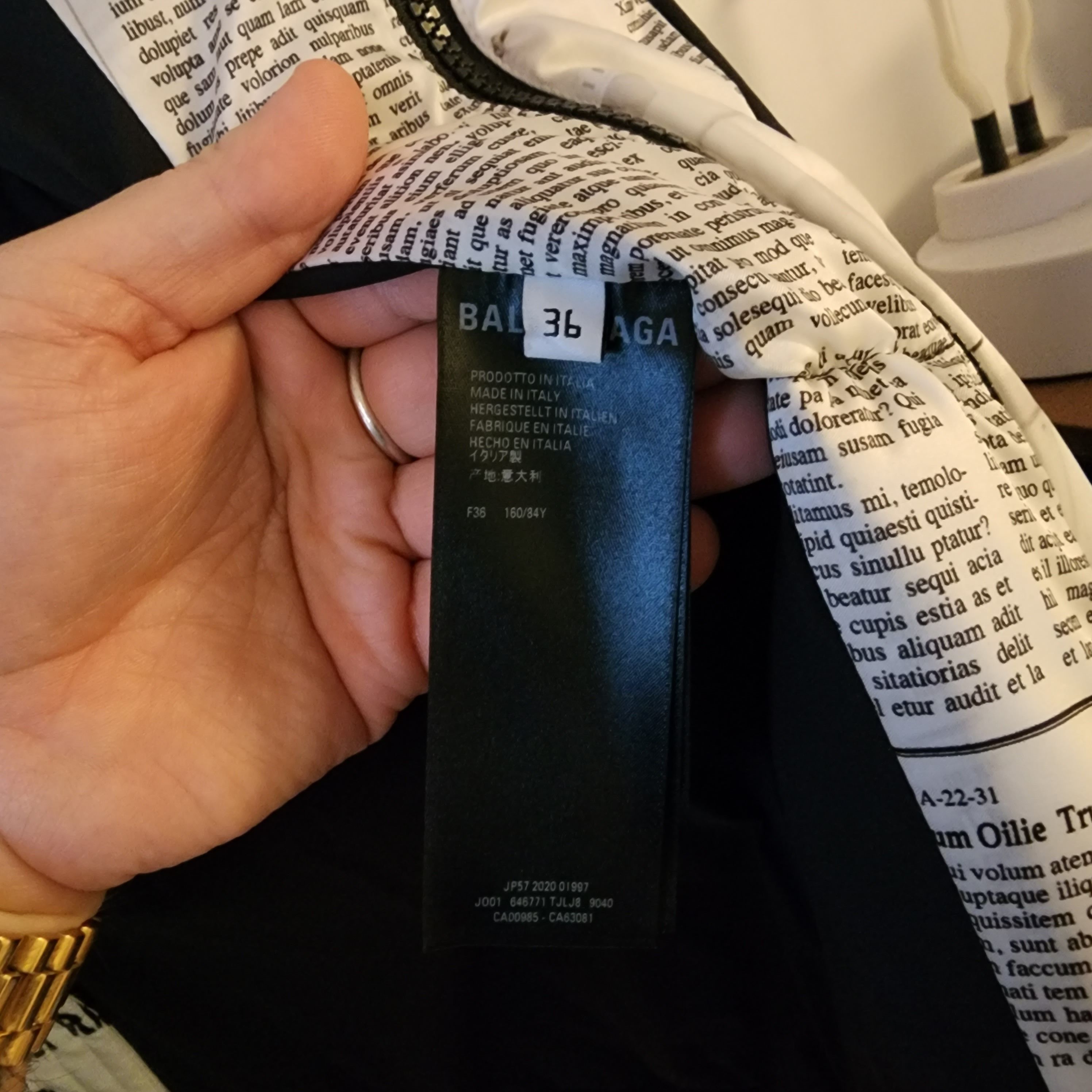 Balenciaga Balenciaga newspaper print coat Size US XL / EU 56 / 4 - 5 Thumbnail