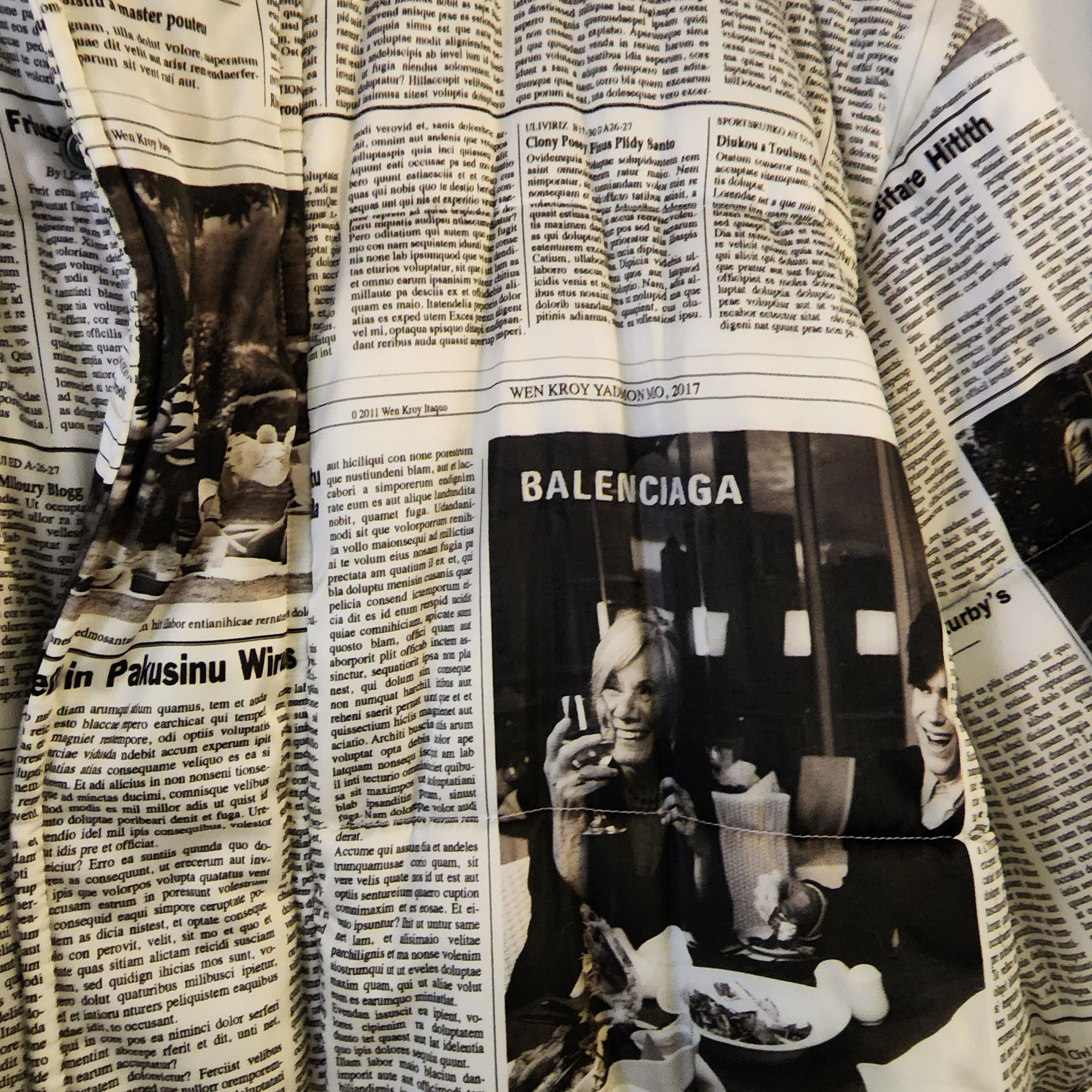 Balenciaga Balenciaga newspaper print coat Size US XL / EU 56 / 4 - 3 Thumbnail