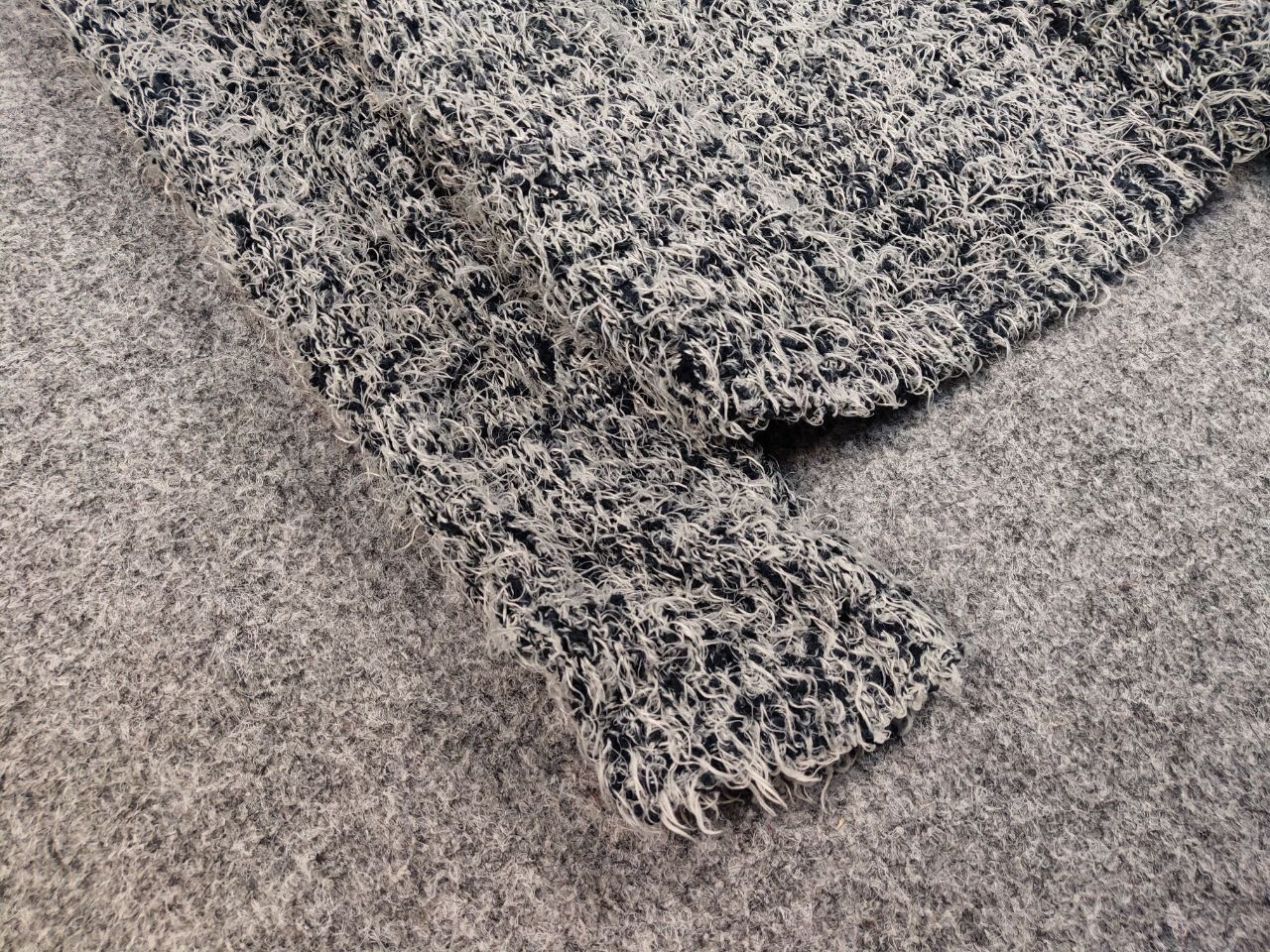 Japanese Brand Vintage 90's Japanese Black Mohair Style Fuzzy Sweater Size US L / EU 52-54 / 3 - 7 Thumbnail