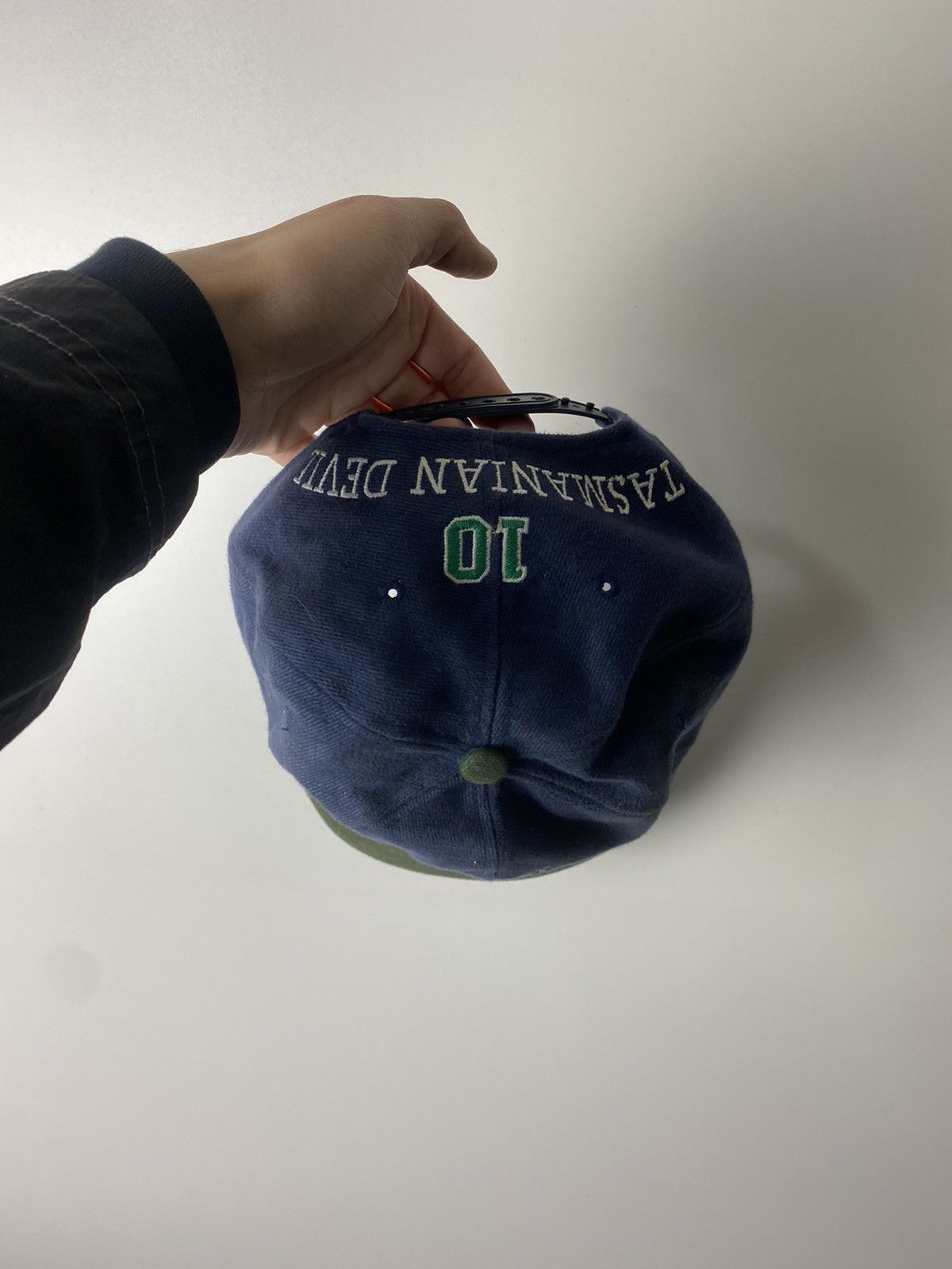 Vintage Tasmanian Devil TAZ 1993 vintage hat size OS Size ONE SIZE - 3 Thumbnail
