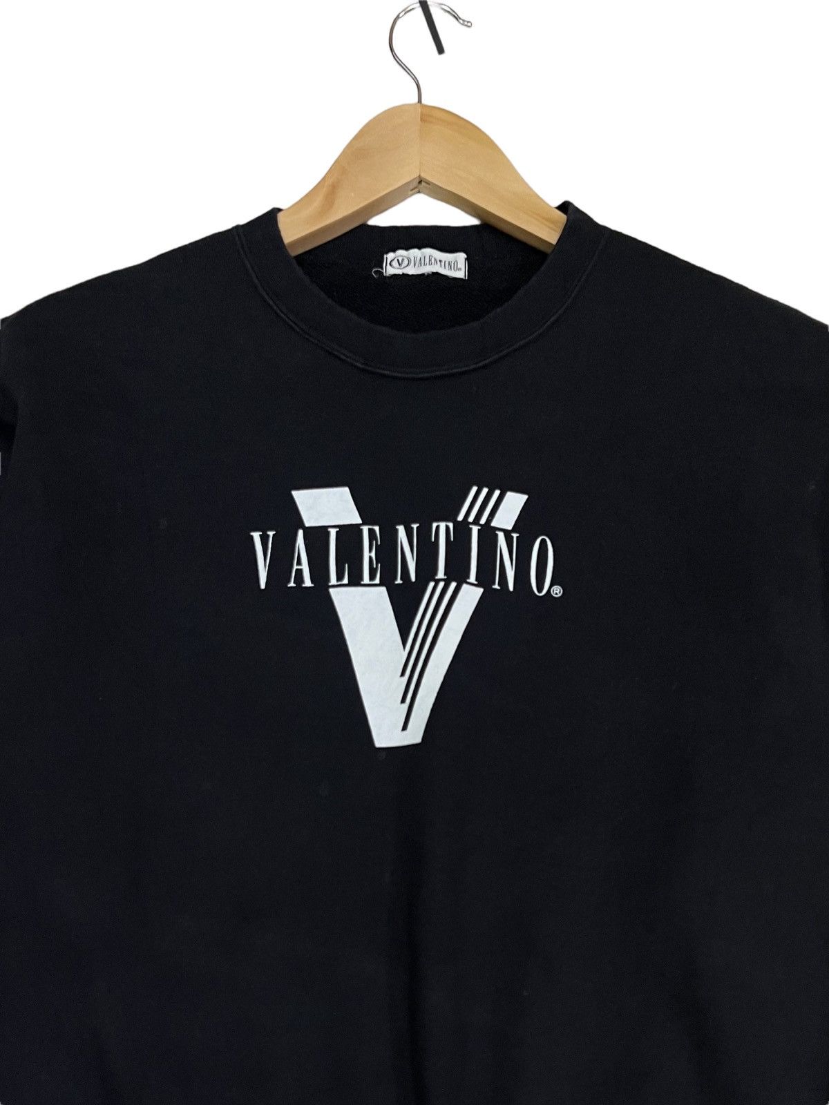 Gianni Valentino × Giovanni Valentino × Valentino 🔥LAST PRICE🔥VINTAGE VALENTINO CENTER BIG SPELLOUT SWEATSHIRT Size US L / EU 52-54 / 3 - 3 Thumbnail