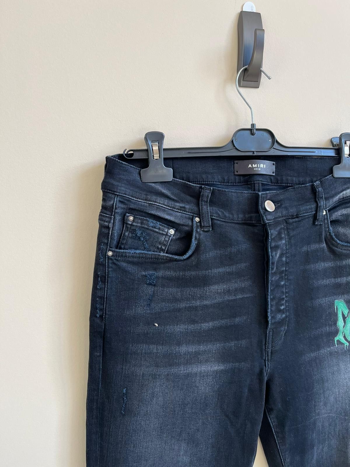 Amiri FITS LIKE 32 / Watercolor Logo Jean in Aged Black Color Size US 36 / EU 52 - 10 Thumbnail