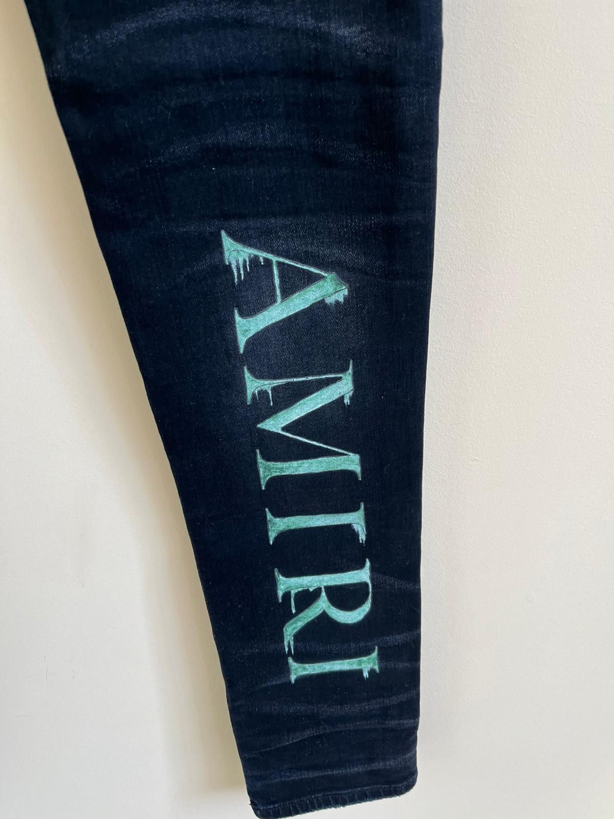 Amiri FITS LIKE 32 / Watercolor Logo Jean in Aged Black Color Size US 36 / EU 52 - 13 Thumbnail