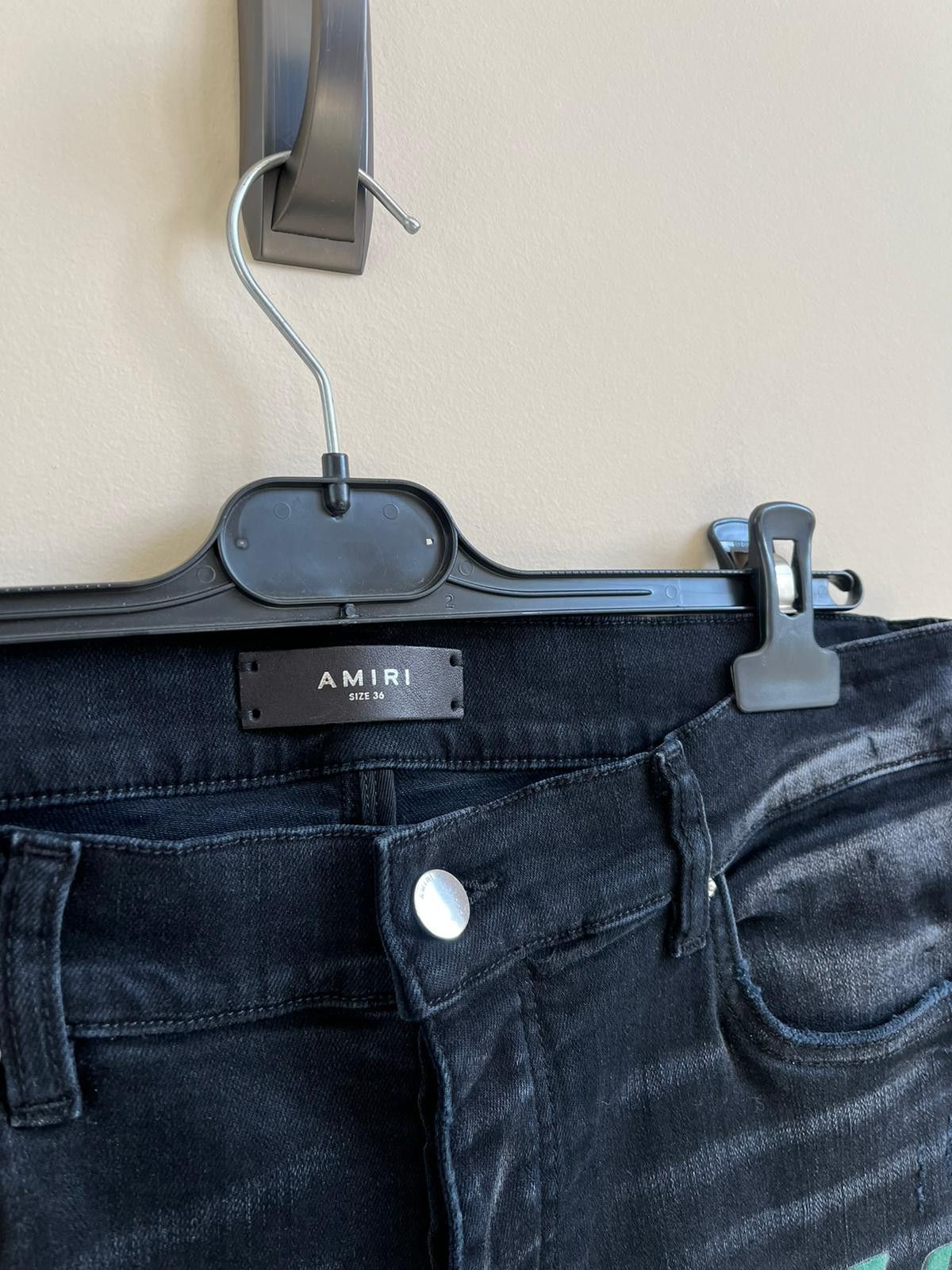 Amiri FITS LIKE 32 / Watercolor Logo Jean in Aged Black Color Size US 36 / EU 52 - 12 Thumbnail