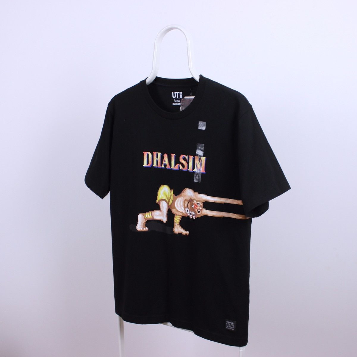 Japanese Brand Street Fighters Capcom Uniqlo Dhalsim Short Sleeve T-shirt Size US L / EU 52-54 / 3 - 2 Thumbnail