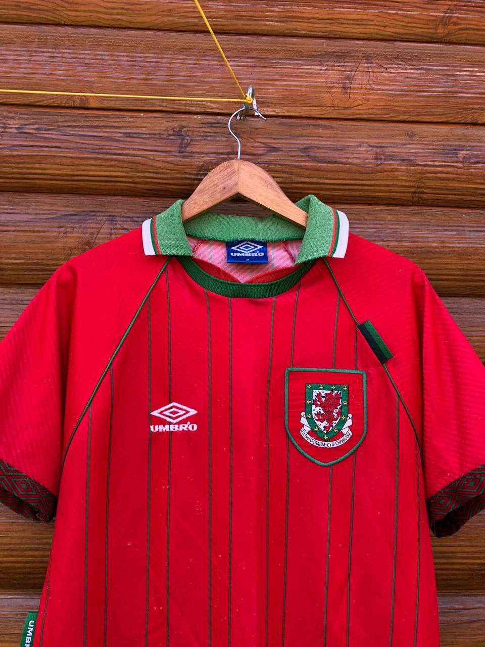 Umbro VINTAGE WALES NATIONAL 1994/1996 FOOTBALL UMBRO JERSEY Size US M / EU 48-50 / 2 - 3 Thumbnail