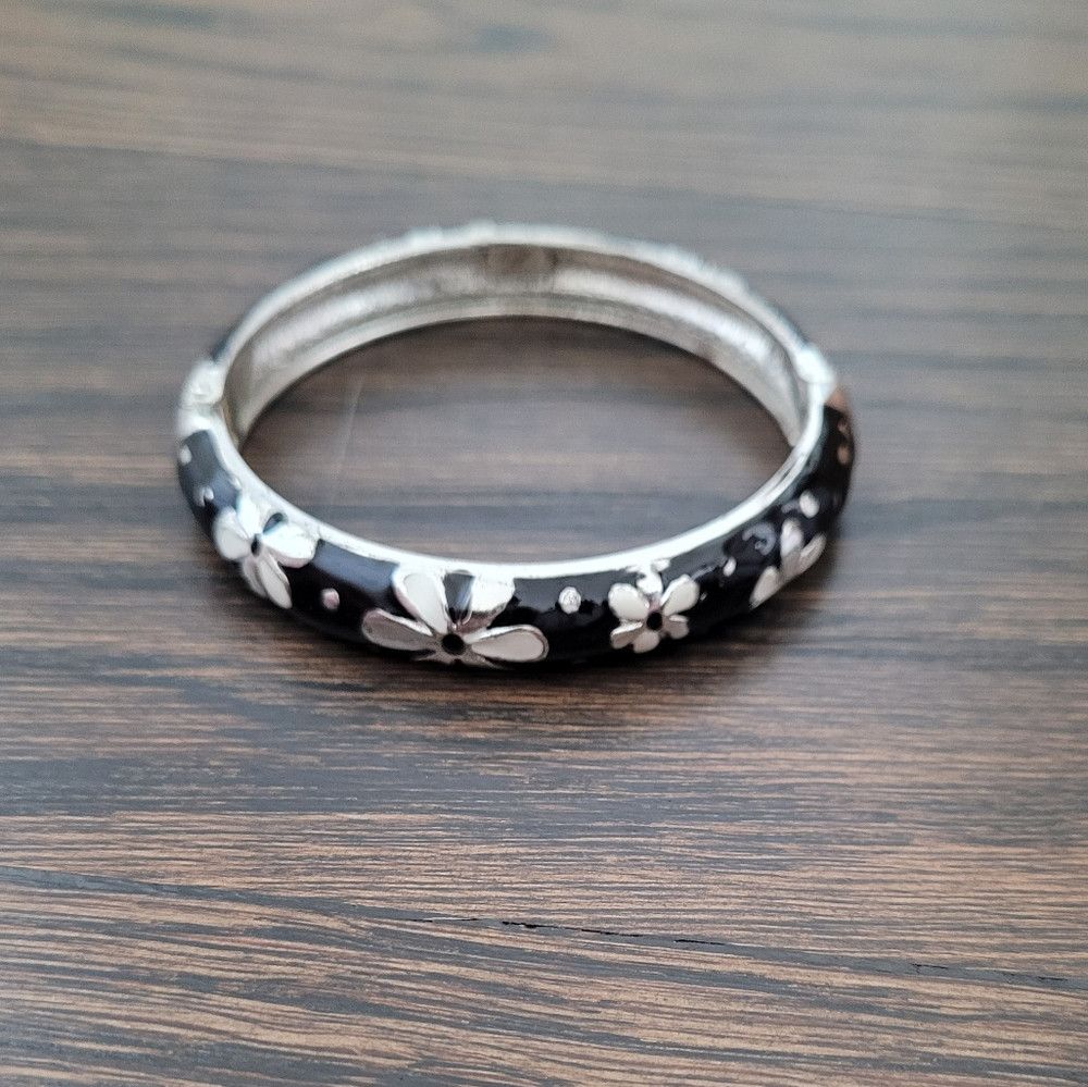 Jewelry Floral Enamel Bangle Neutral School Spring Summer Travel Size ONE SIZE - 2 Thumbnail