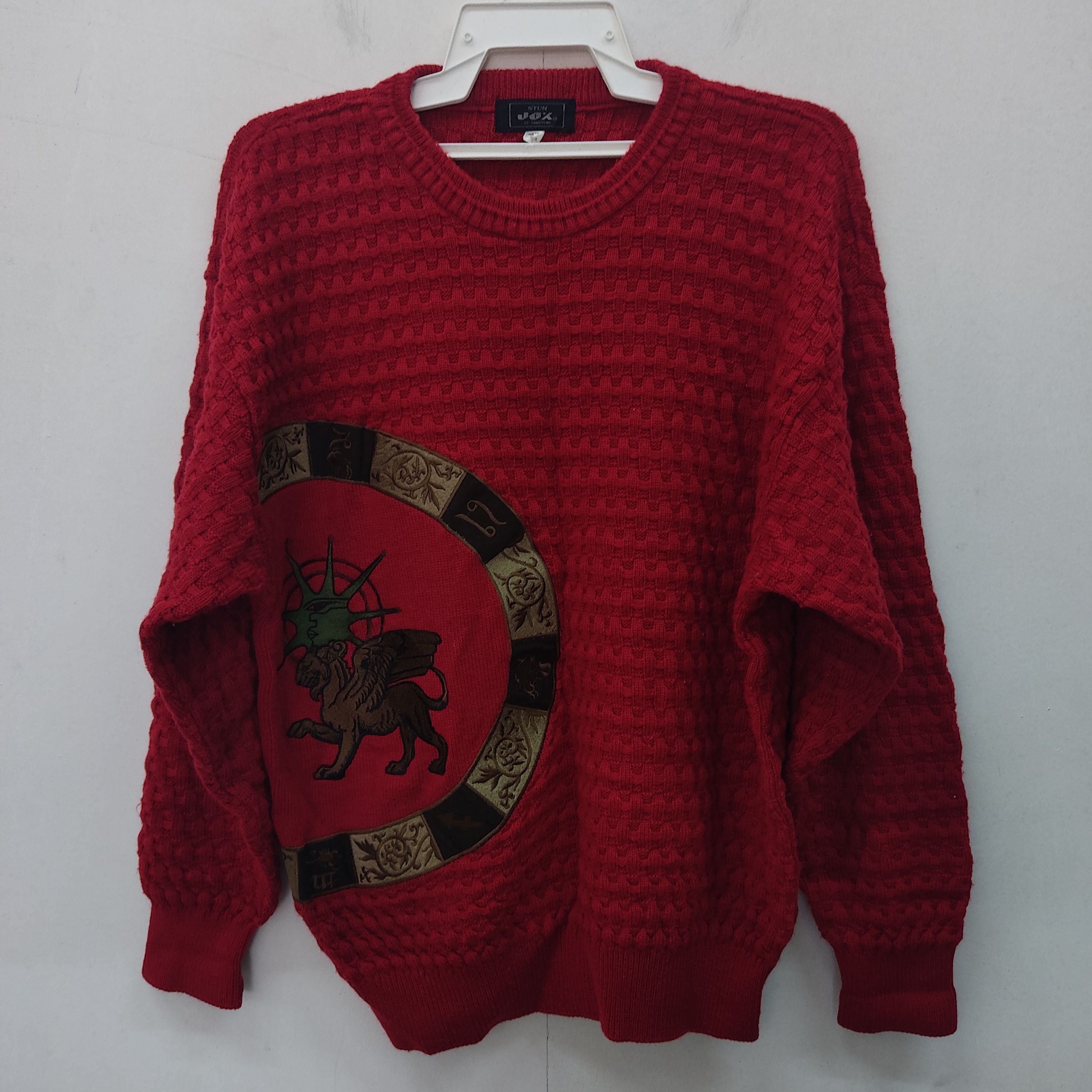 Japanese Brand × Other Lion With Wing And Sun Embroidered Red Knitwear Jumper Size L / US 10 / IT 46 - 1 Thumbnail