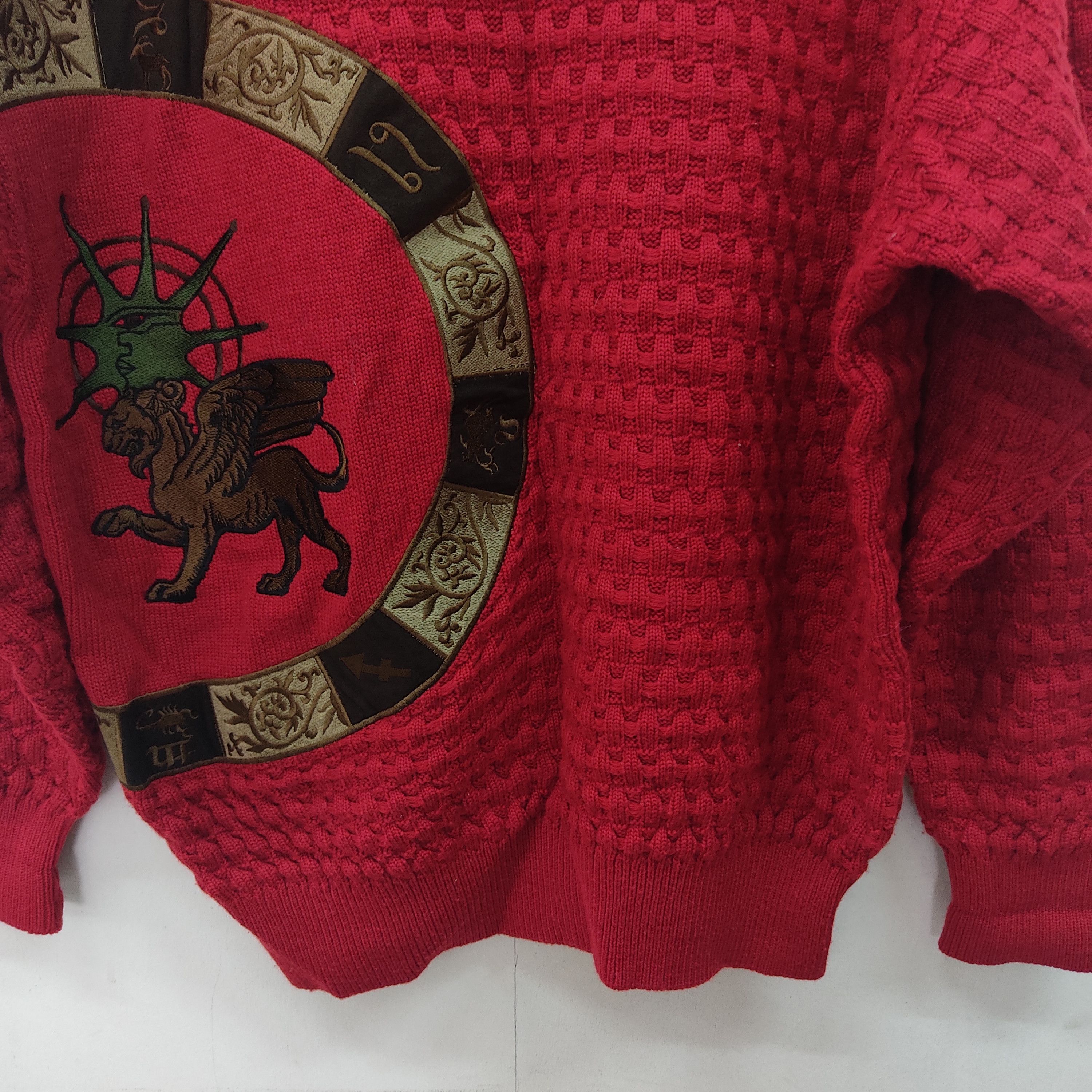 Japanese Brand × Other Lion With Wing And Sun Embroidered Red Knitwear Jumper Size L / US 10 / IT 46 - 3 Thumbnail
