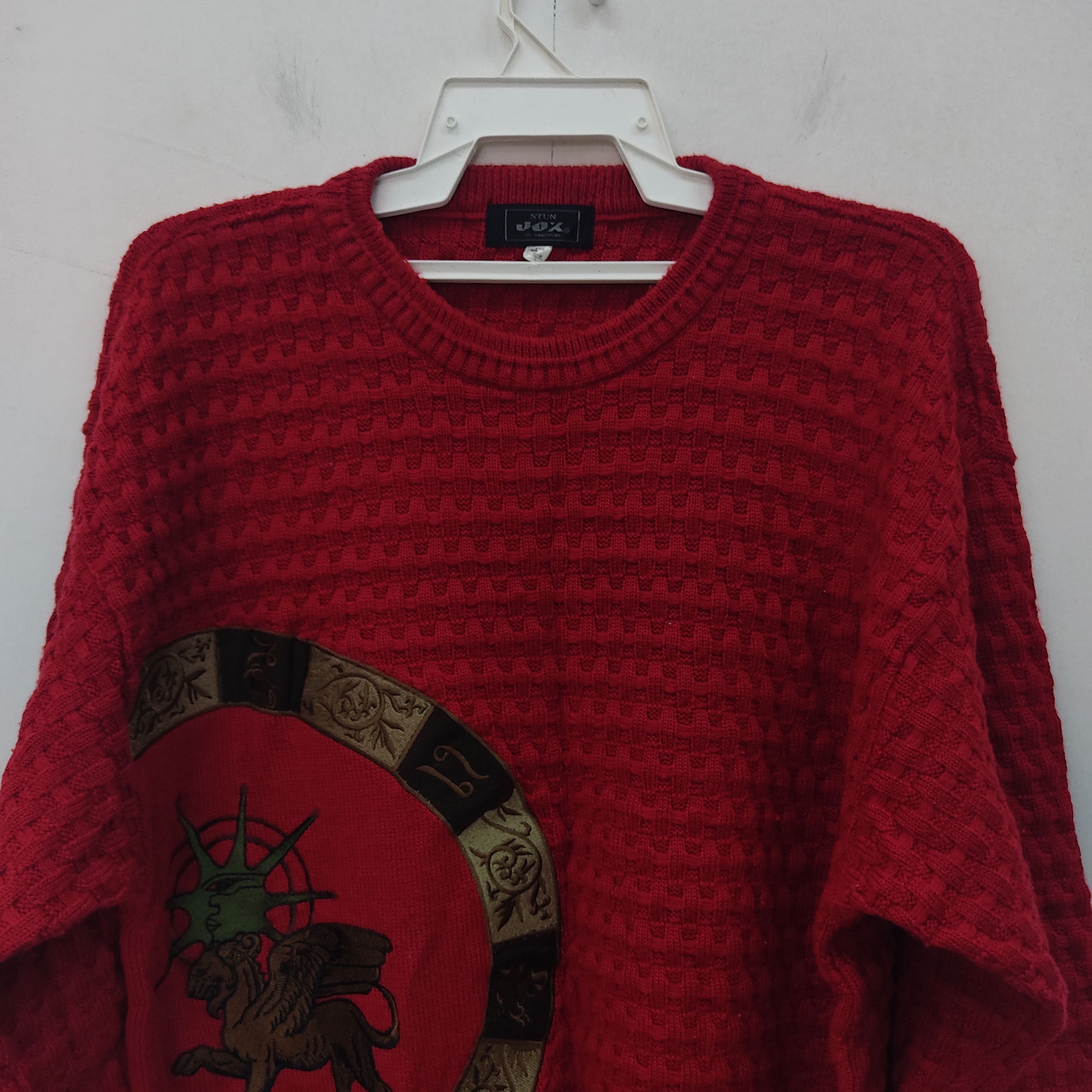 Japanese Brand × Other Lion With Wing And Sun Embroidered Red Knitwear Jumper Size L / US 10 / IT 46 - 2 Thumbnail