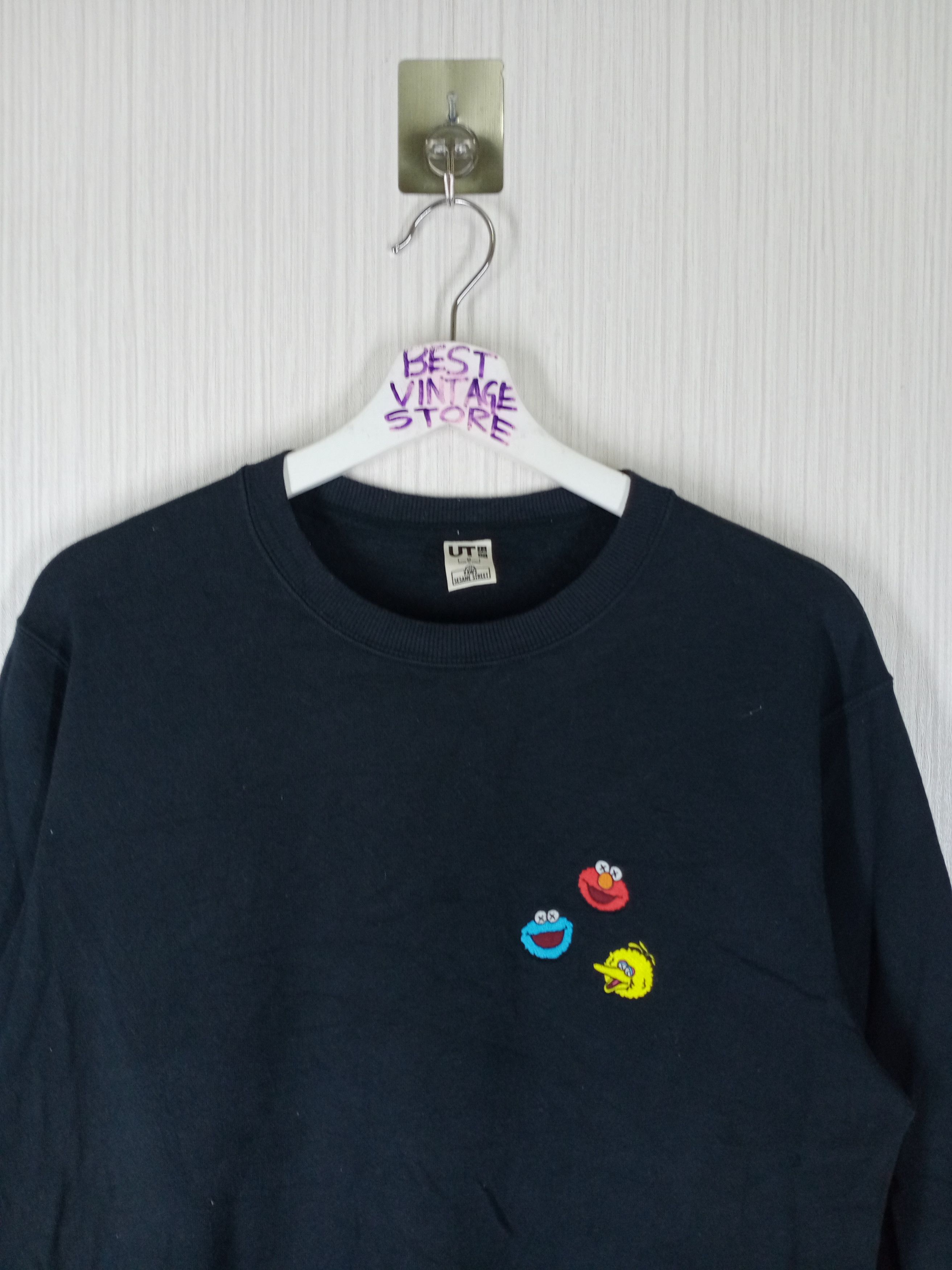 Kaws × Uniqlo Collaboration Kaws X Sesame Street X Uniqlo Elmo Crewneck Size US M / EU 48-50 / 2 - 3 Thumbnail