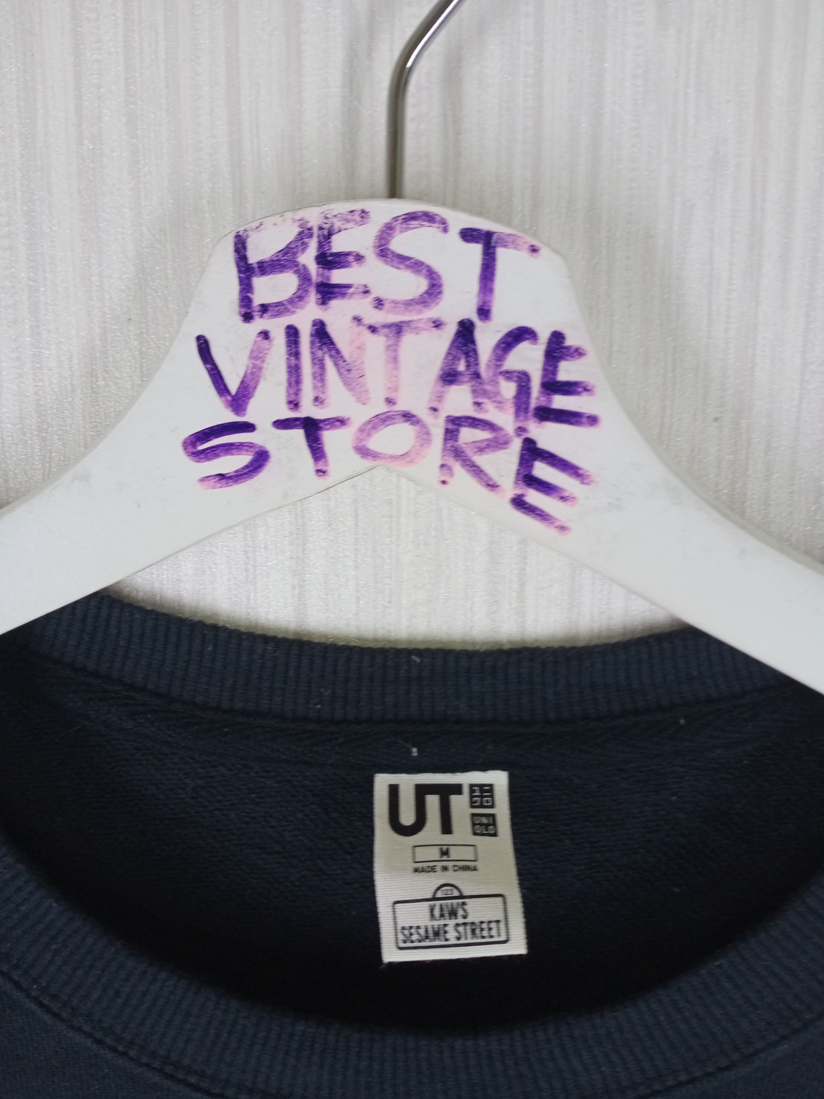 Kaws × Uniqlo Collaboration Kaws X Sesame Street X Uniqlo Elmo Crewneck Size US M / EU 48-50 / 2 - 2 Thumbnail