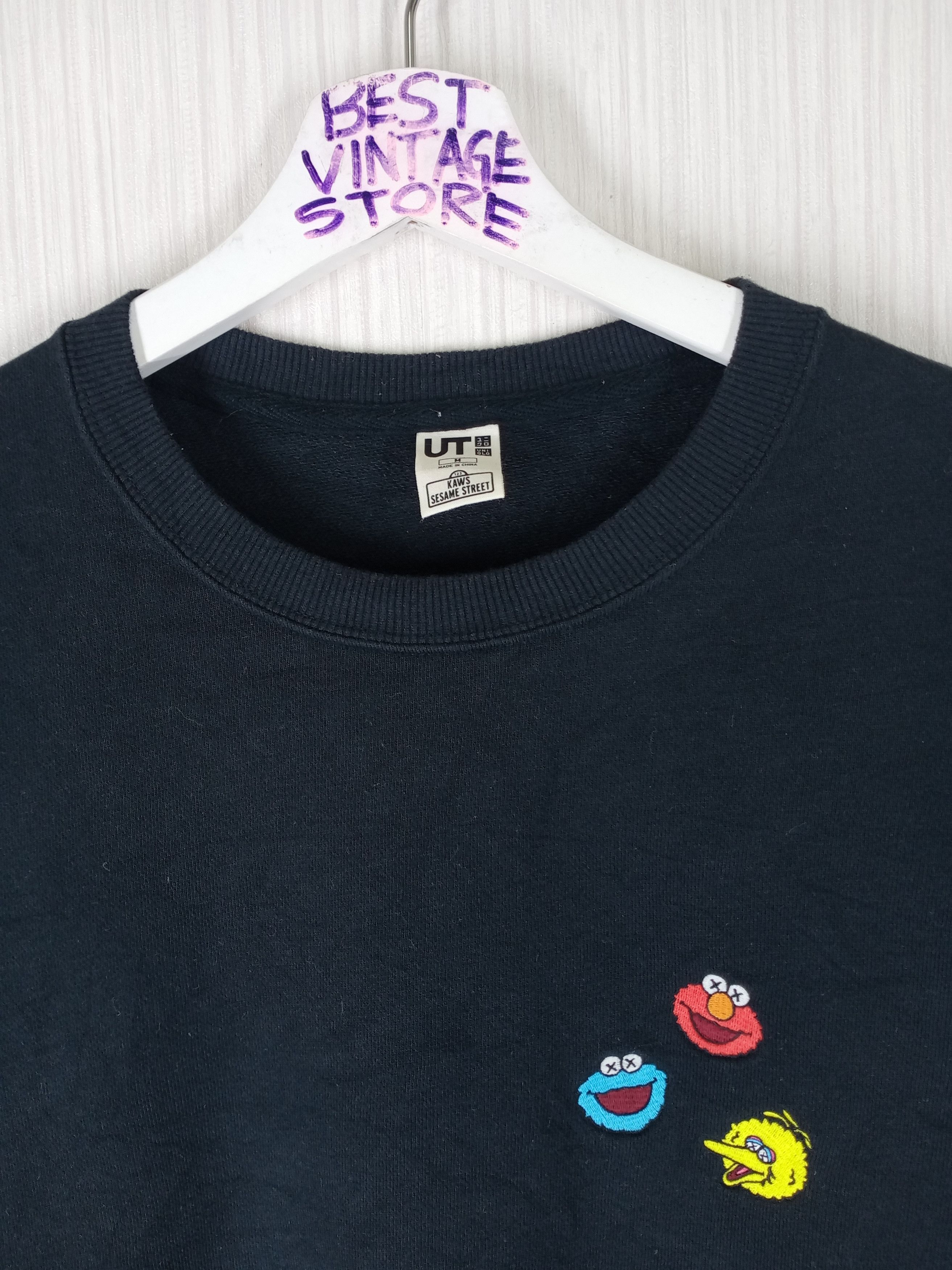 Kaws × Uniqlo Collaboration Kaws X Sesame Street X Uniqlo Elmo Crewneck Size US M / EU 48-50 / 2 - 5 Thumbnail