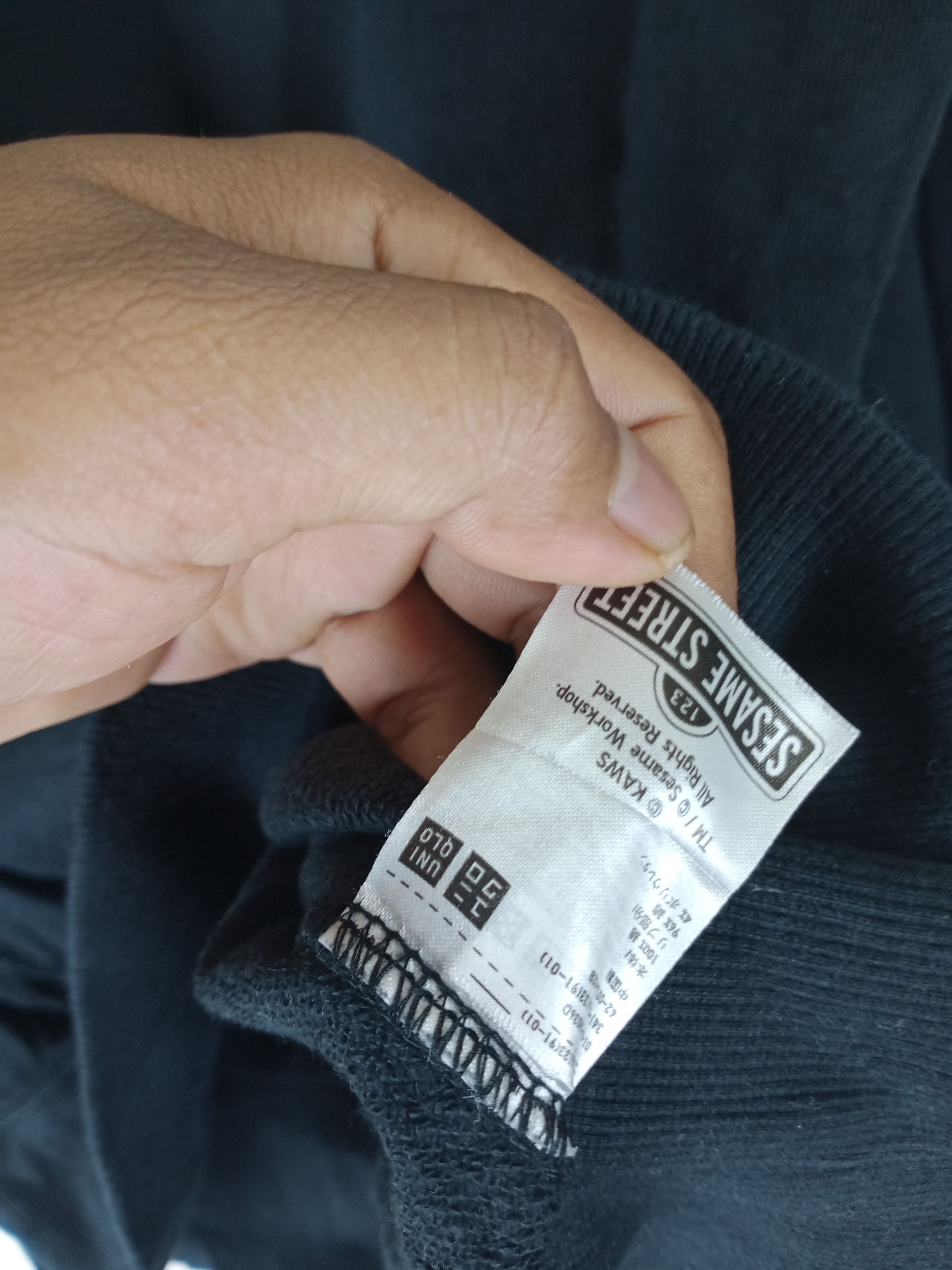Kaws × Uniqlo Collaboration Kaws X Sesame Street X Uniqlo Elmo Crewneck Size US M / EU 48-50 / 2 - 4 Thumbnail