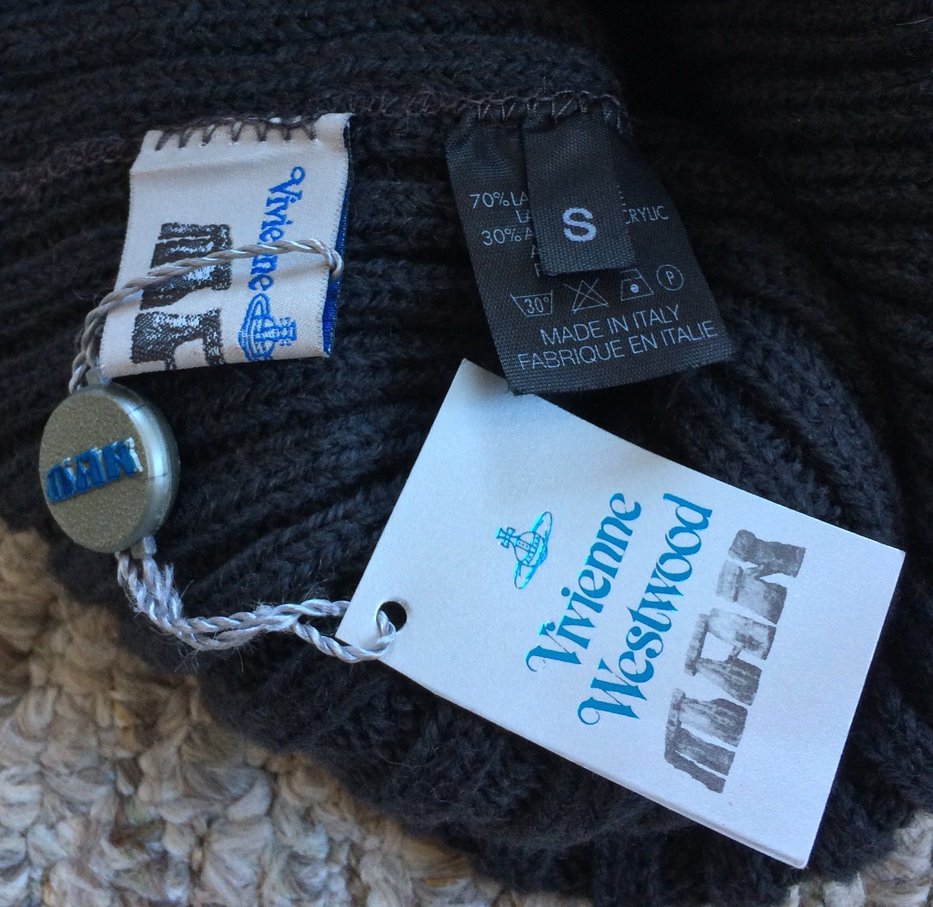Vivienne Westwood NEW Vivienne Westwood Orb Beanie Size ONE SIZE - 4 Thumbnail