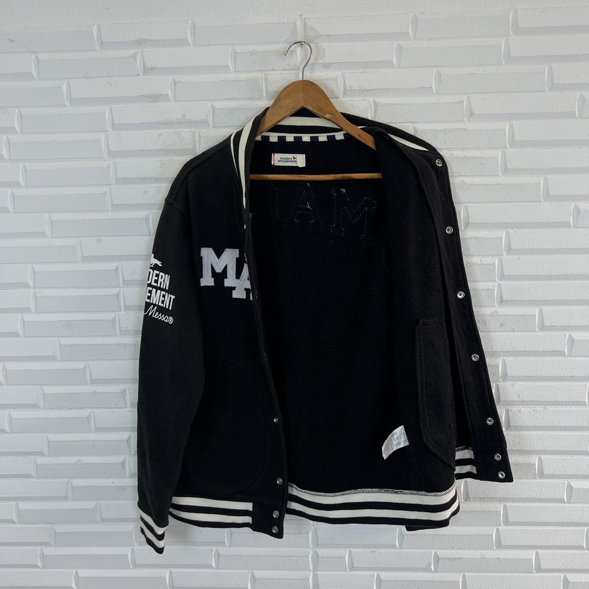 Japanese Brand VINTAGE VARSITY JACKET MODERN AMUSEMENT BIG LOGO Size US L / EU 52-54 / 3 - 11 Thumbnail