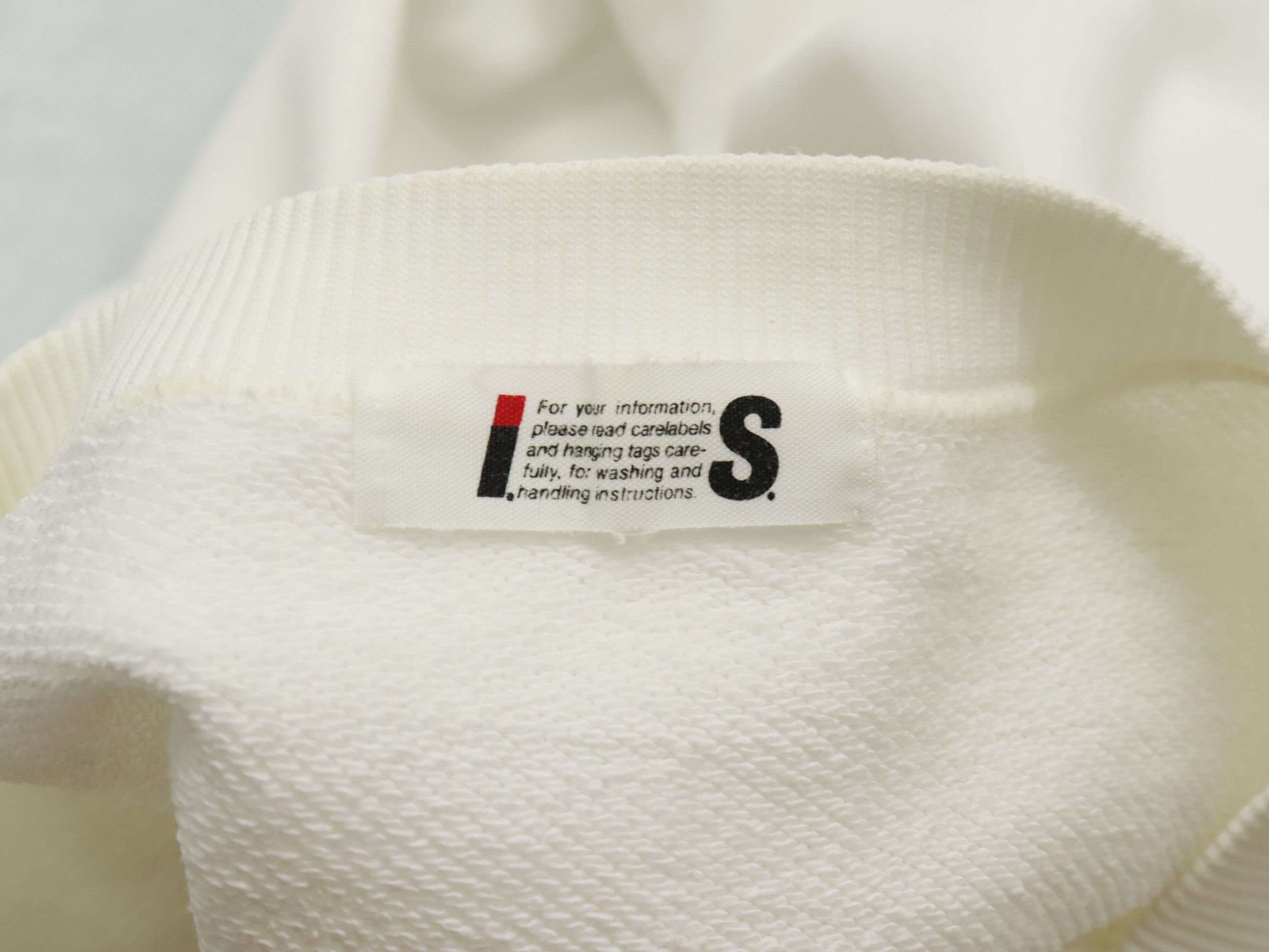 Issey Miyake Iconic Vintage 80's IS Issey Miyake Back Spellout Sweatshirt Size US M / EU 48-50 / 2 - 6 Thumbnail