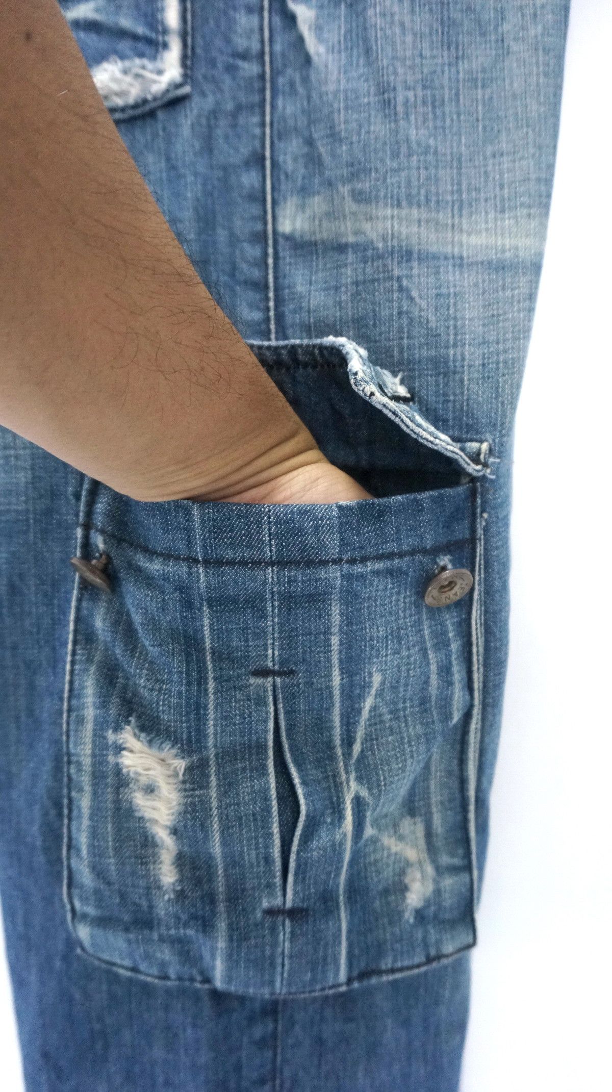 Japanese Brand Vintage Japanese Brand Wide Leg Cargo Jeans Size US 31 - 12 Thumbnail