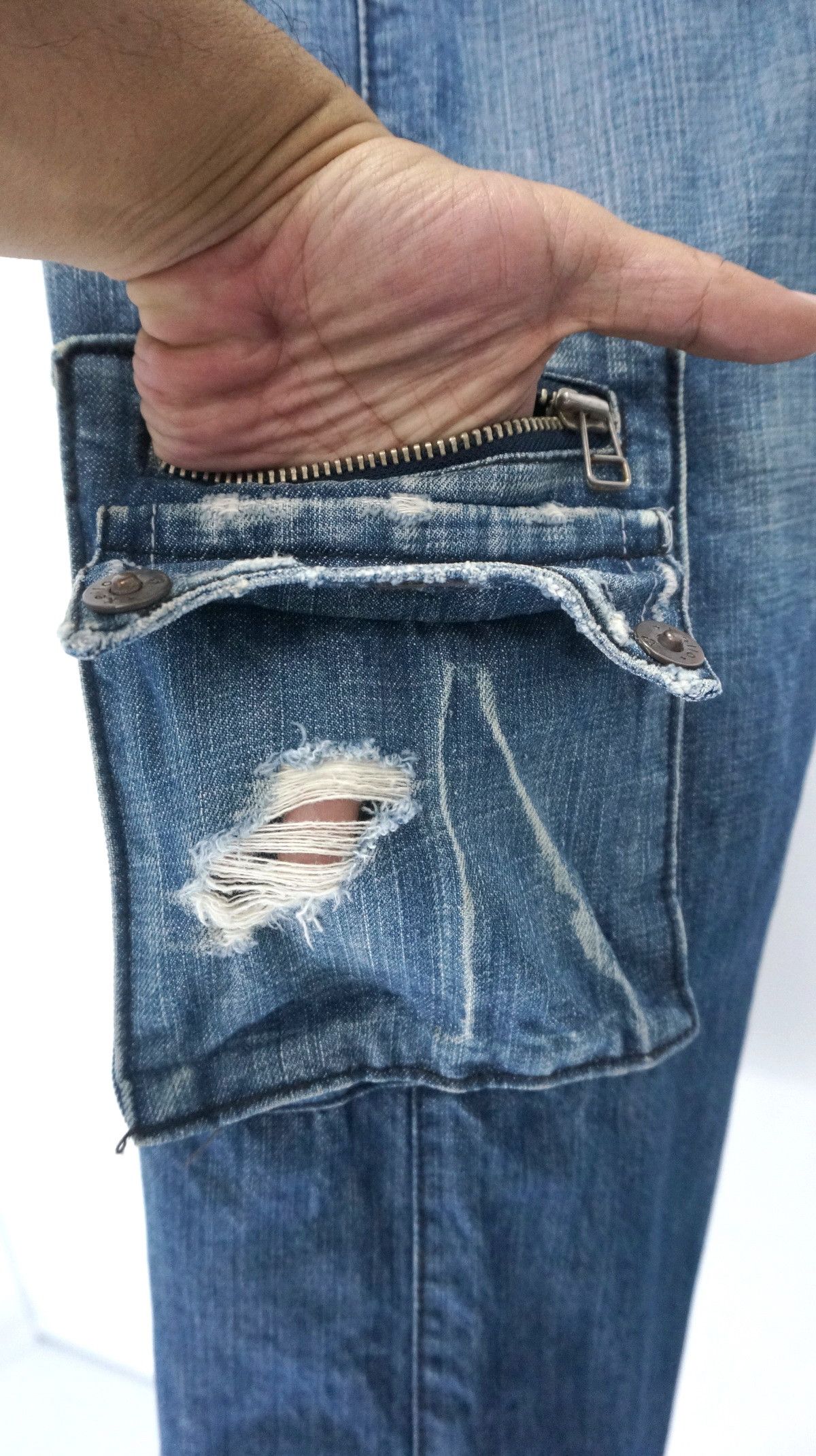 Japanese Brand Vintage Japanese Brand Wide Leg Cargo Jeans Size US 31 - 11 Thumbnail