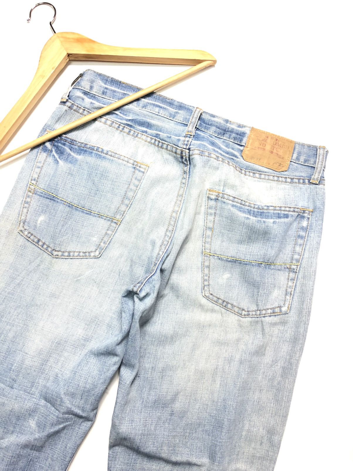 Abercrombie & Fitch × Vintage VINTAGE A&F LIGHT BLUE WASH DISTRESSED DENIM Size US 32 / EU 48 - 10 Thumbnail